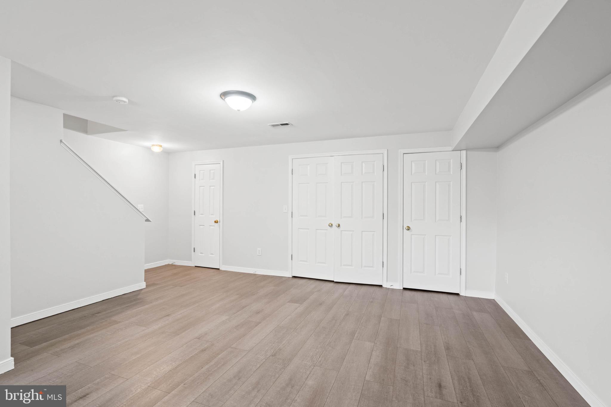 STONE RIVER - Residential Lease