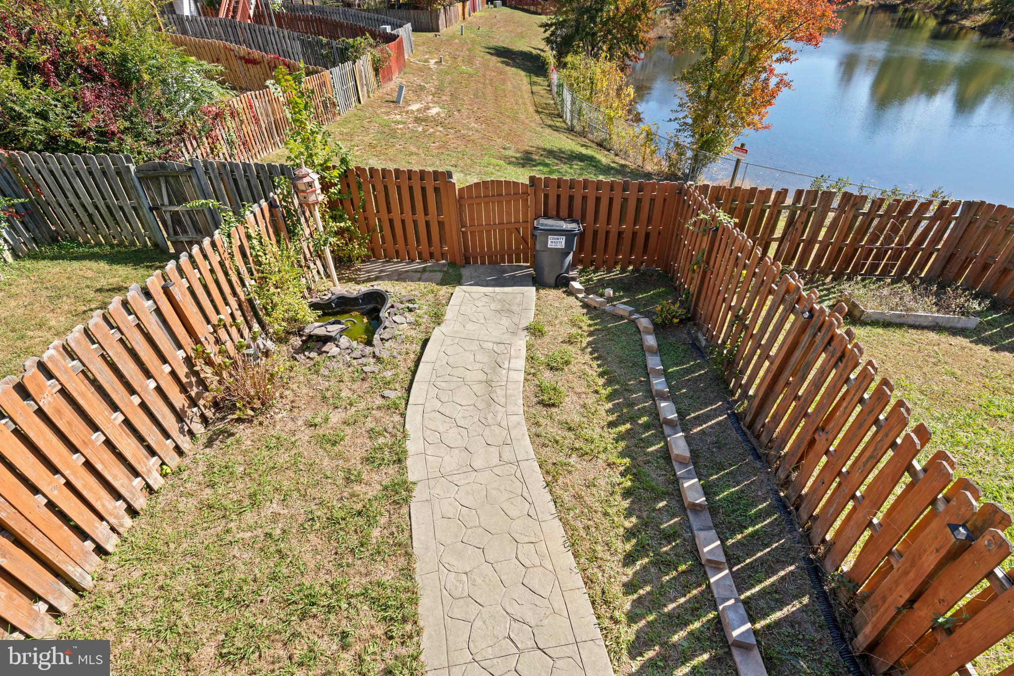 STONE RIVER - Residential Lease