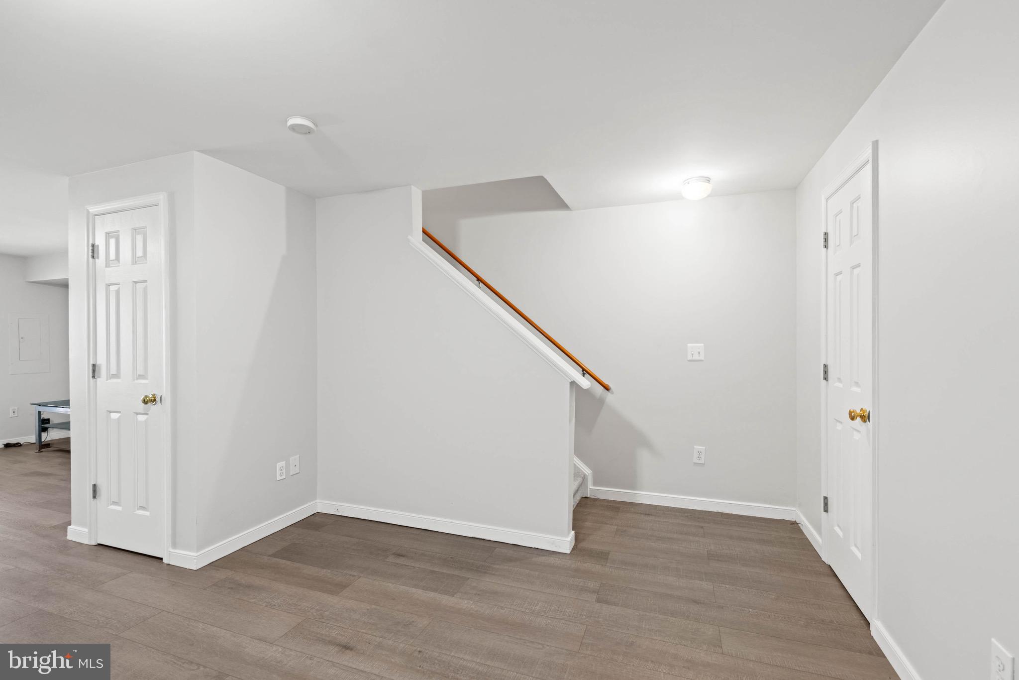 STONE RIVER - Residential Lease