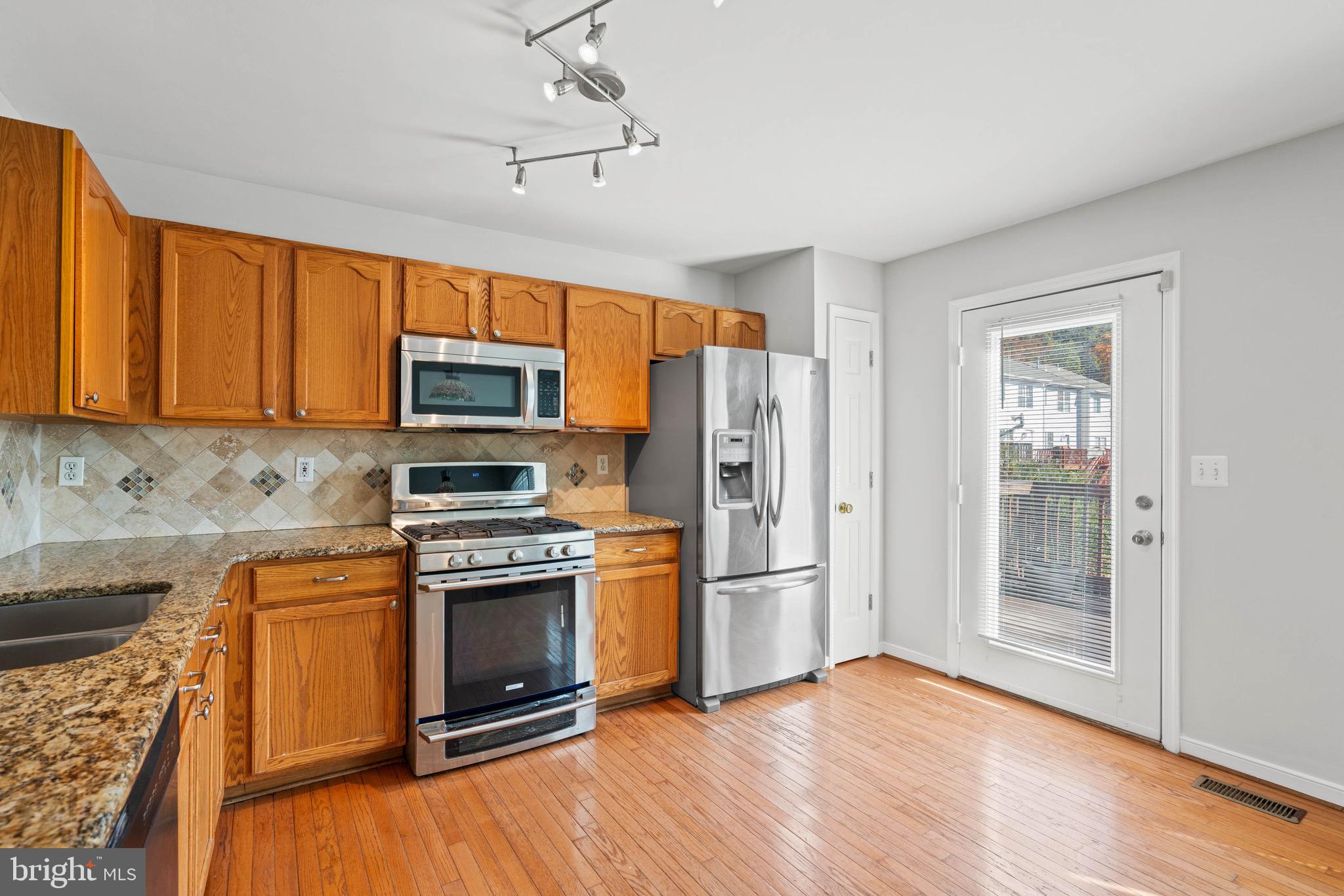 STONE RIVER - Residential Lease