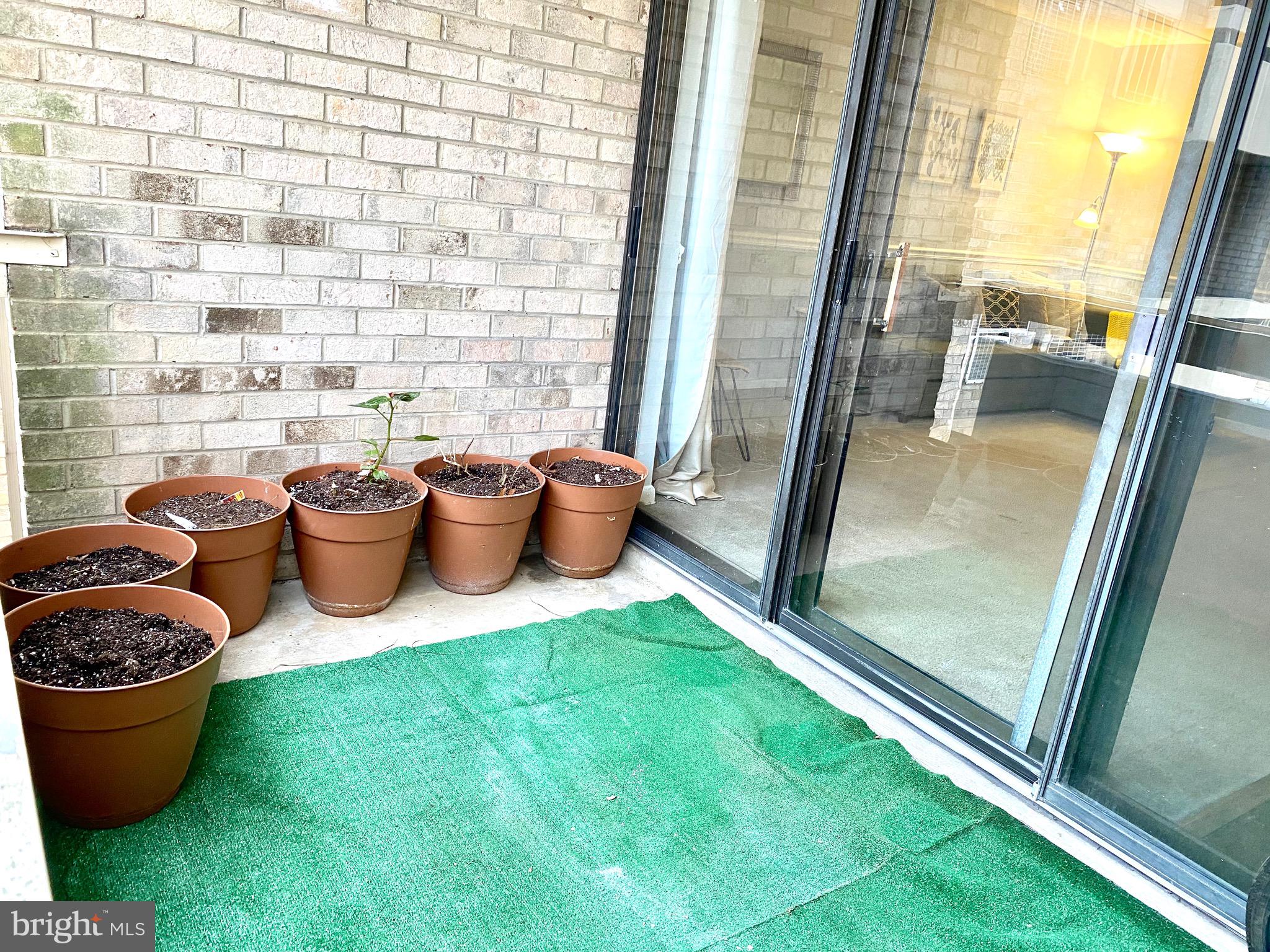 GLENVALE CONDO - Residential Lease