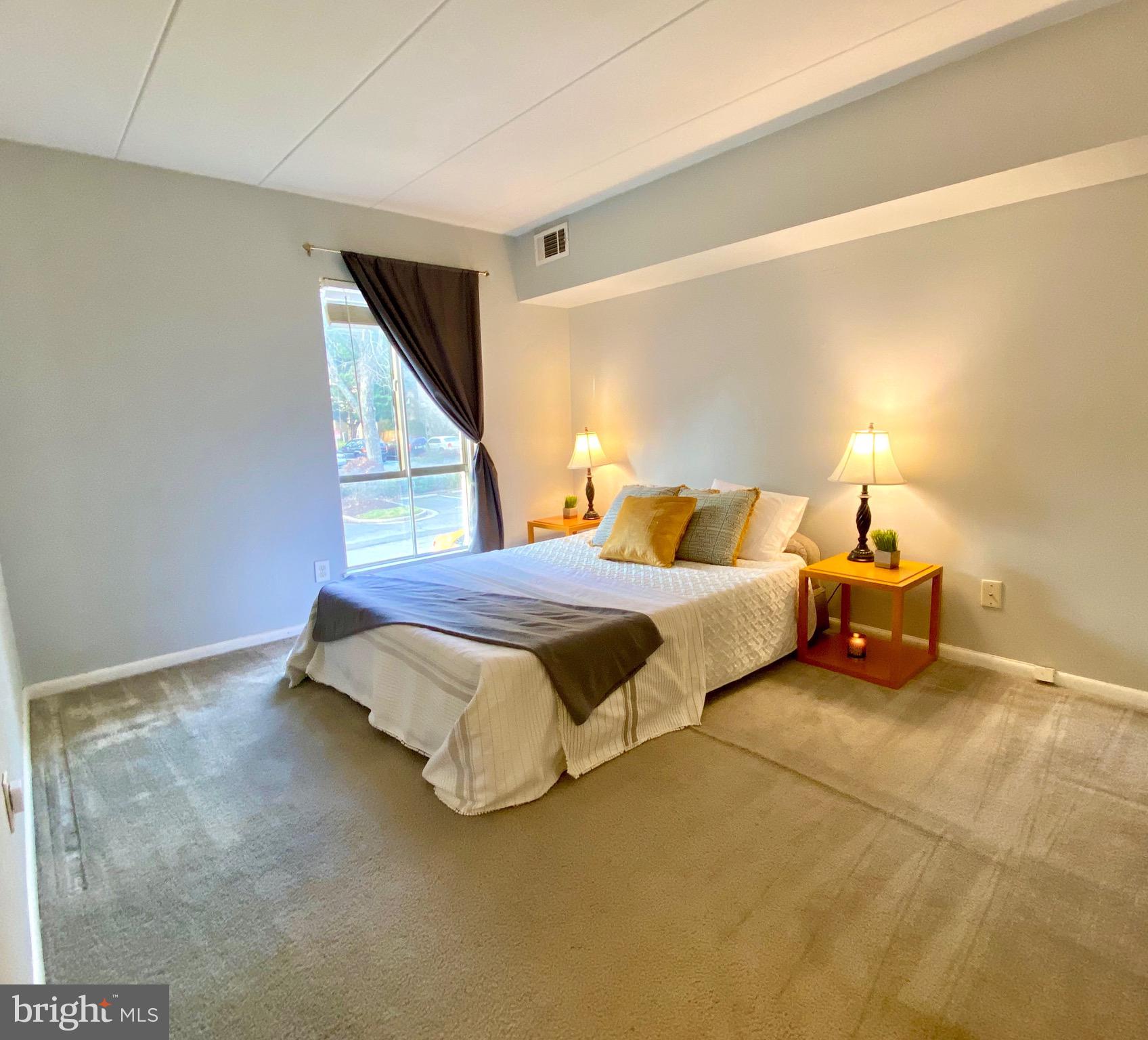 GLENVALE CONDO - Residential Lease