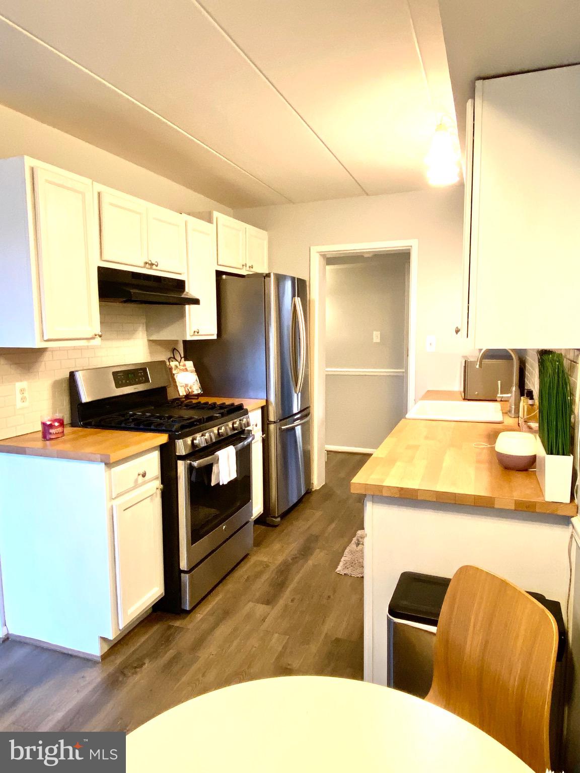 GLENVALE CONDO - Residential Lease