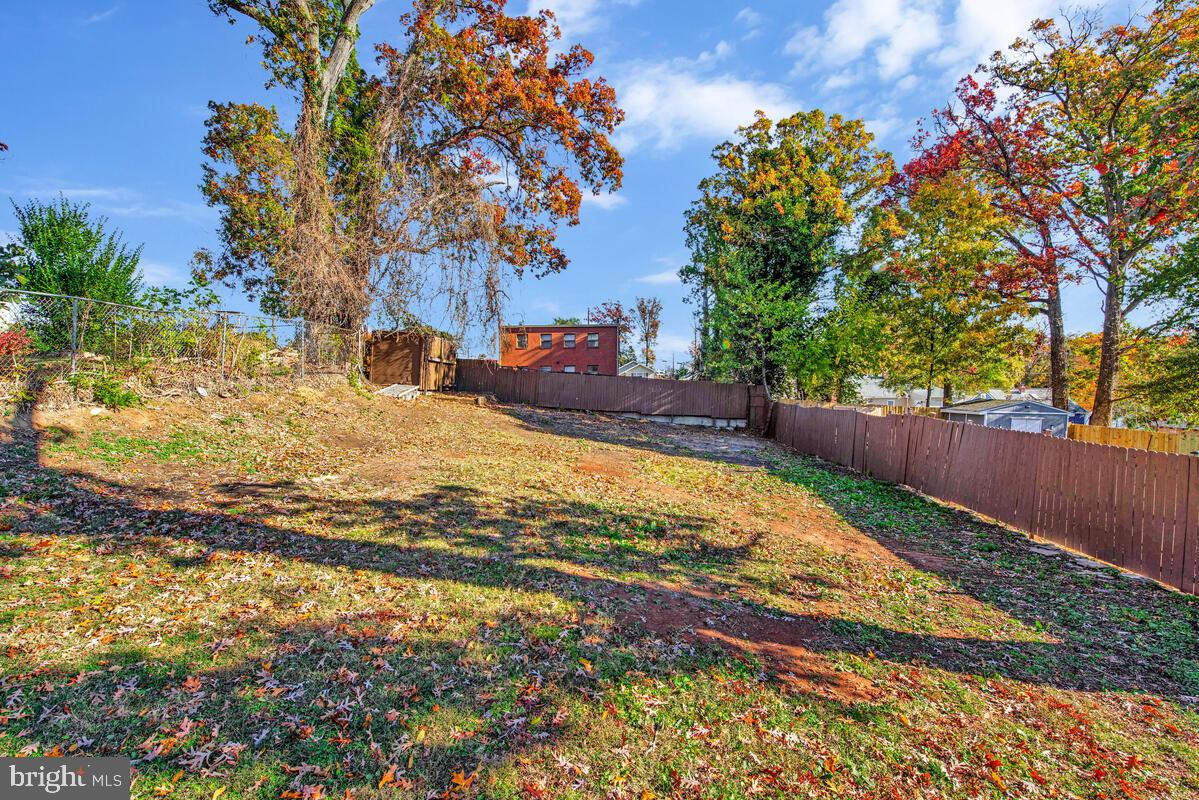 WEST LANHAM HILLS - Residential