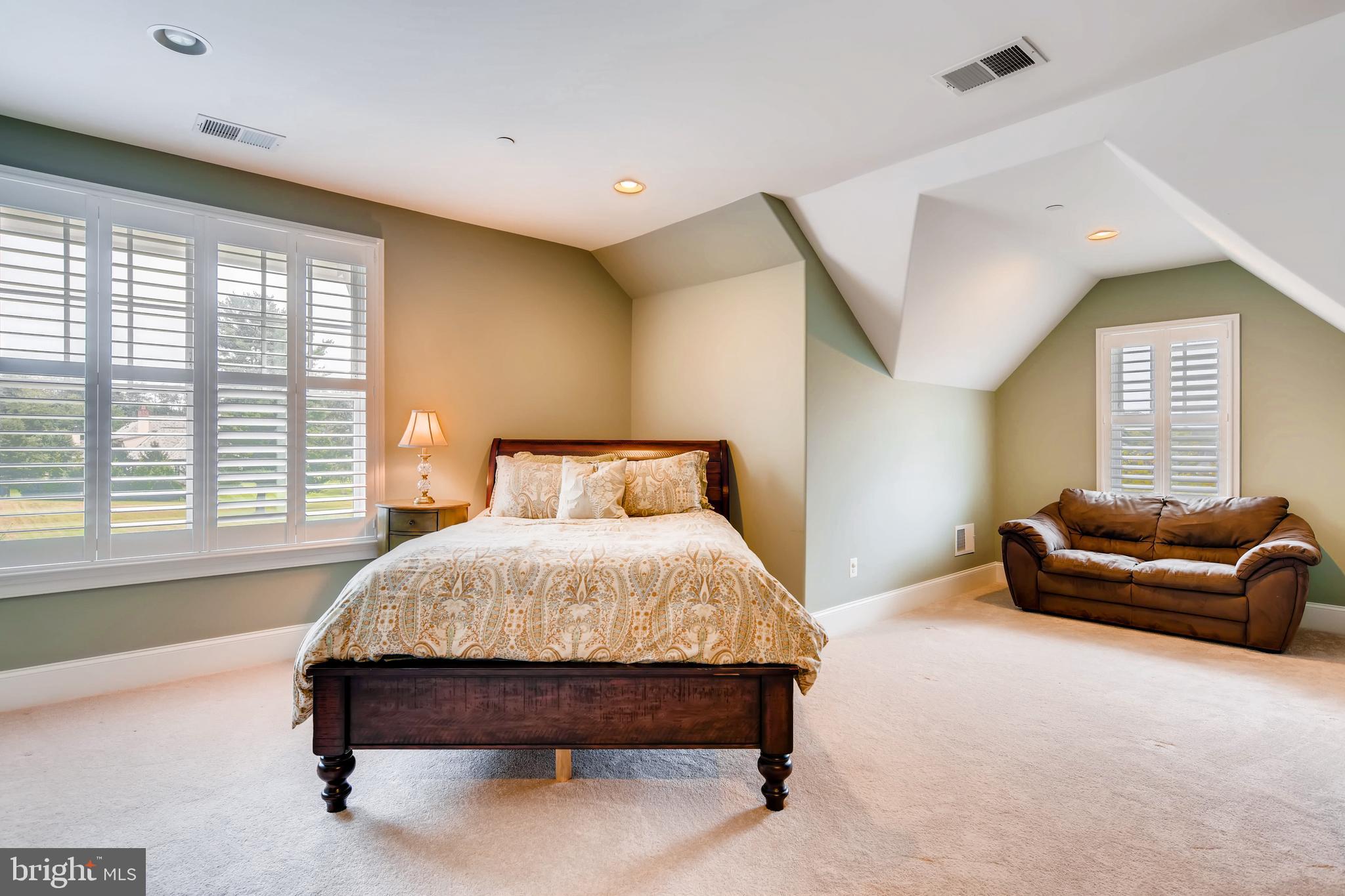 WORTHINGTON GREEN - Residential