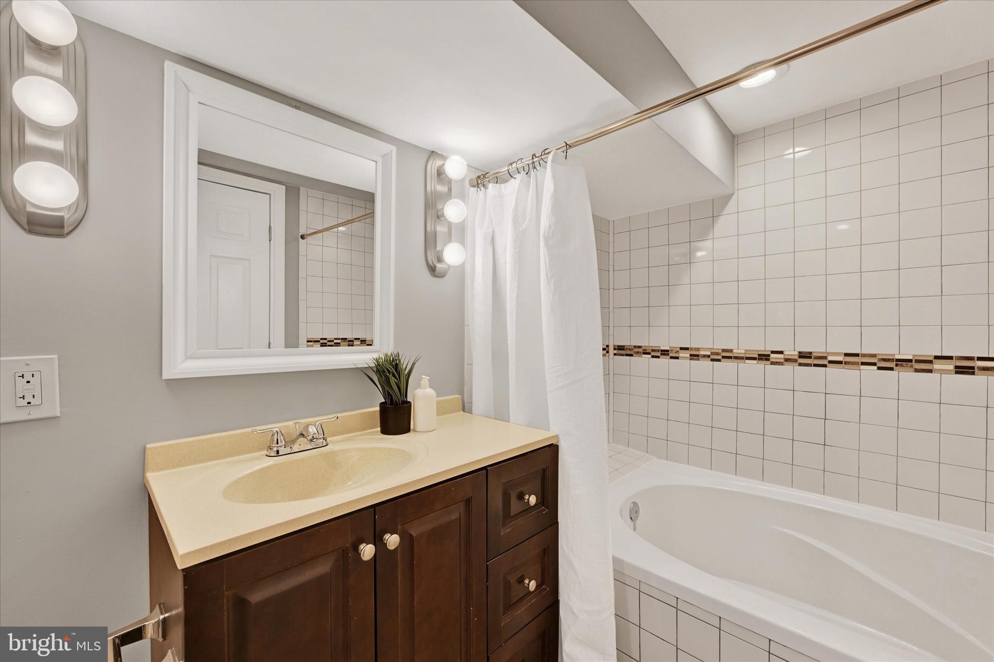 BREWERS HILL - Residential Lease