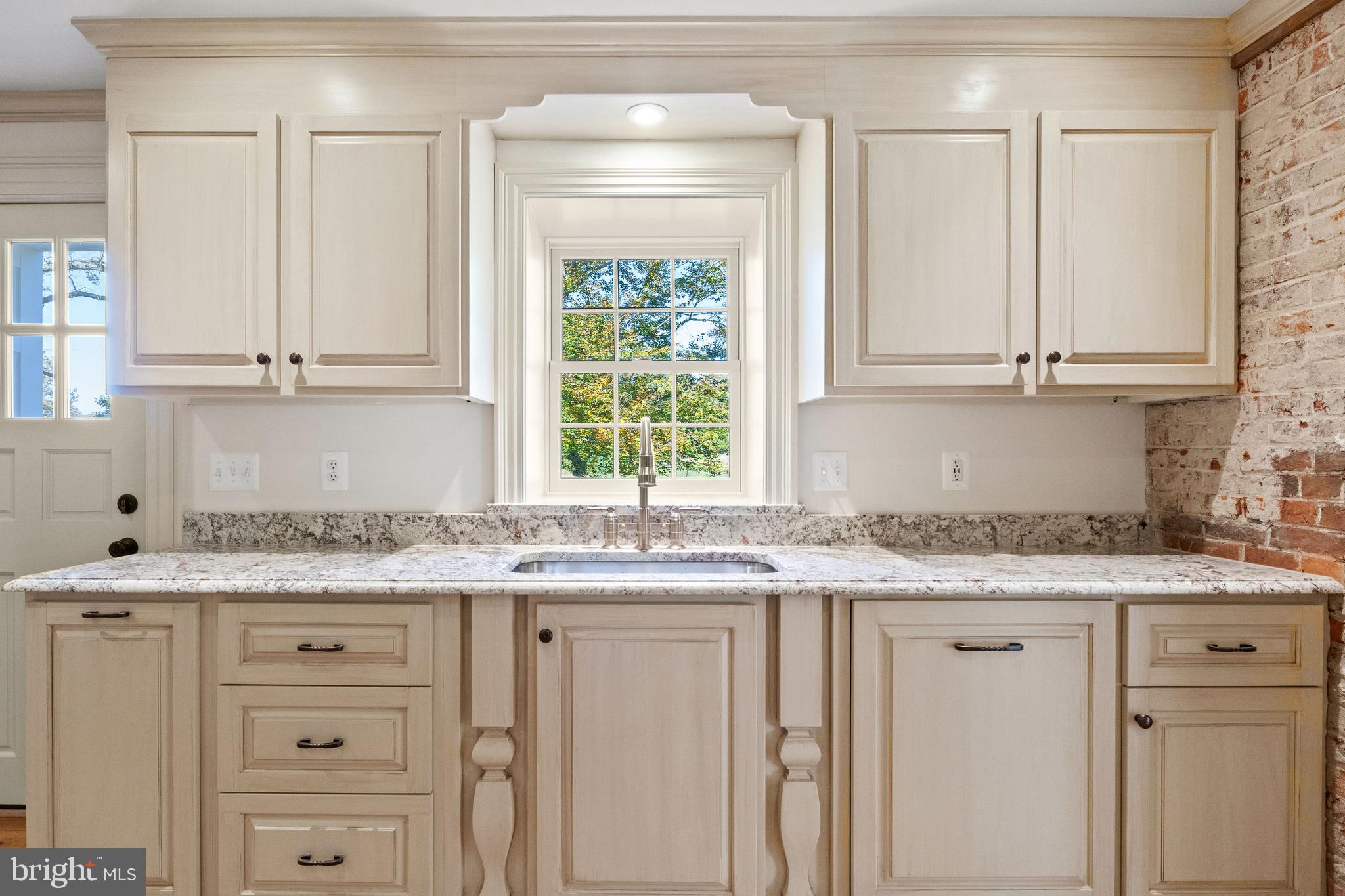 MY LADY'S MANOR - Residential Lease