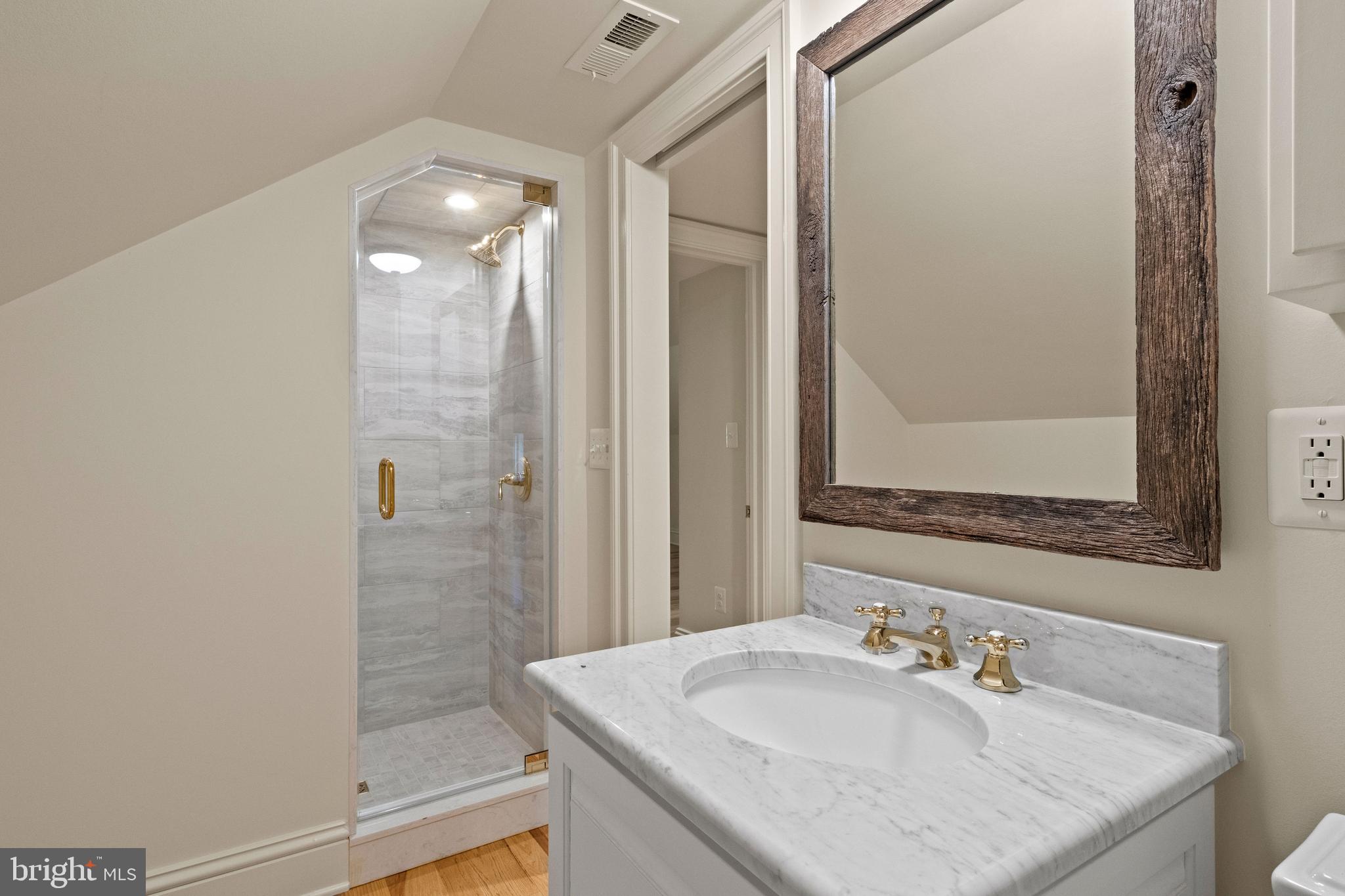 MY LADY'S MANOR - Residential Lease