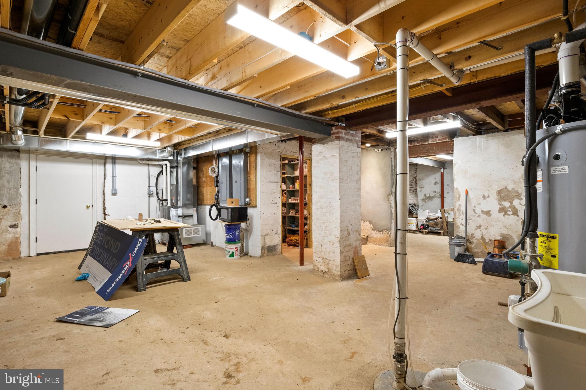 MY LADY'S MANOR - Residential Lease