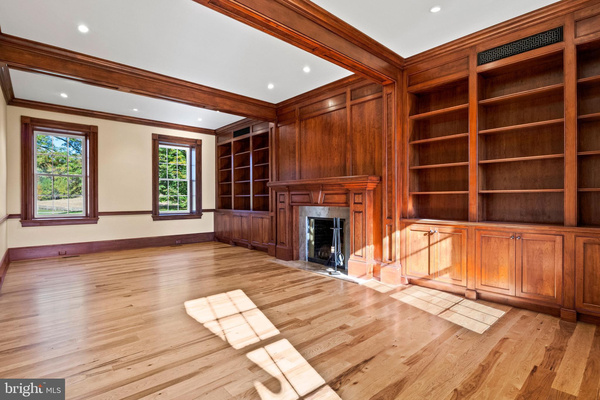 MY LADY'S MANOR - Residential Lease