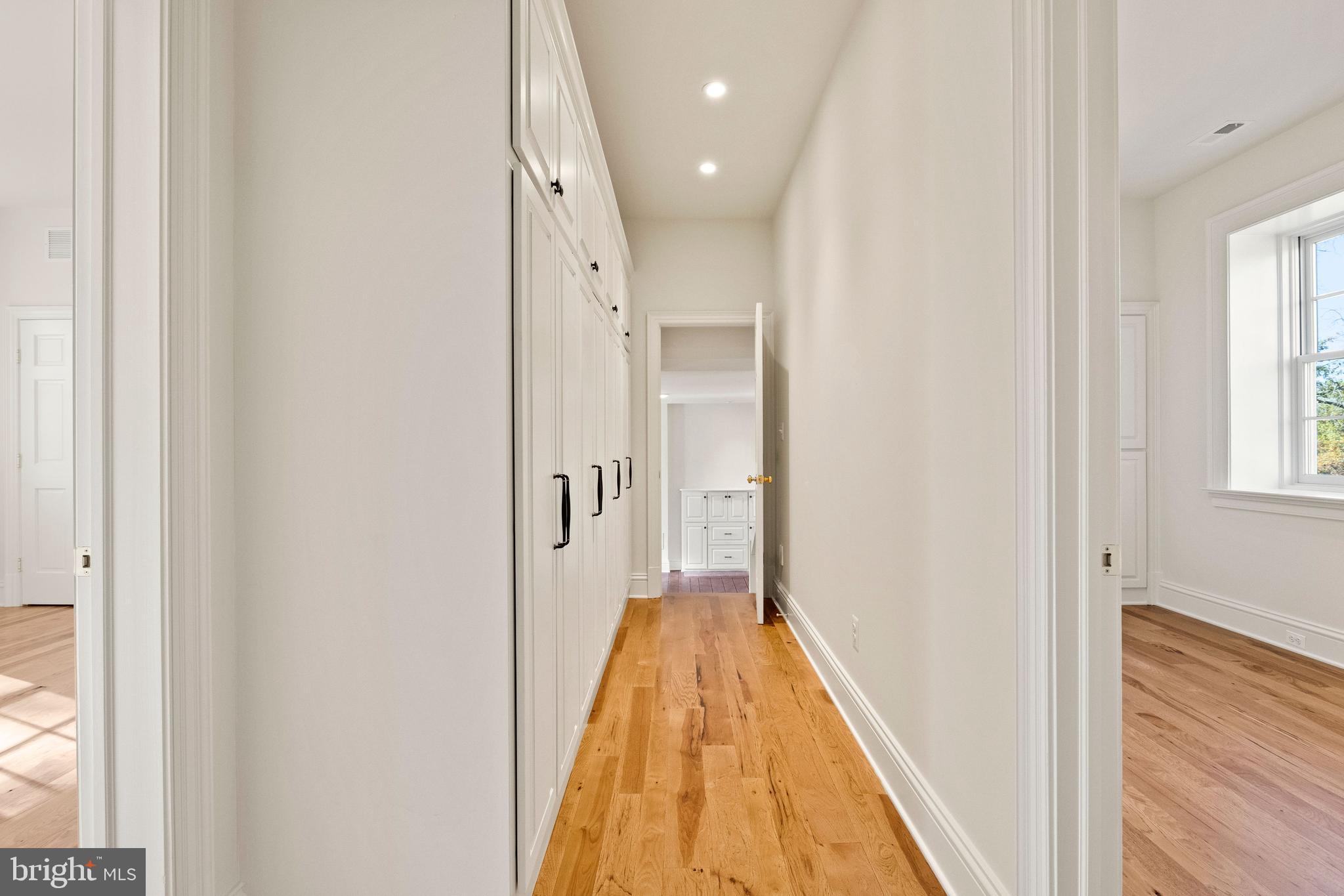 MY LADY'S MANOR - Residential Lease