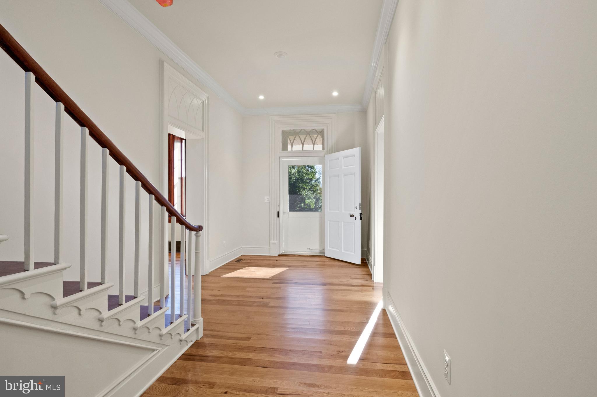 MY LADY'S MANOR - Residential Lease