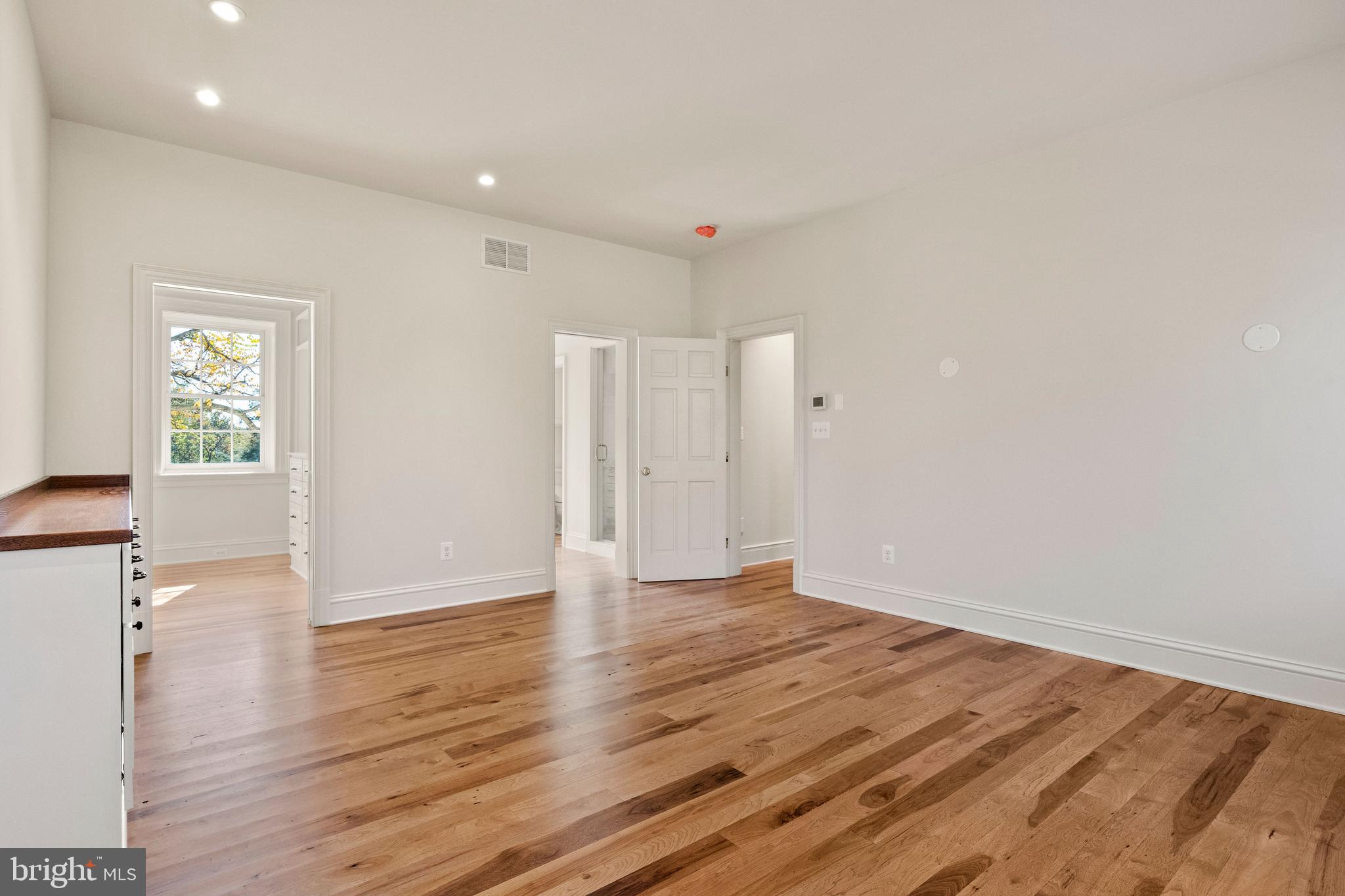 MY LADY'S MANOR - Residential Lease