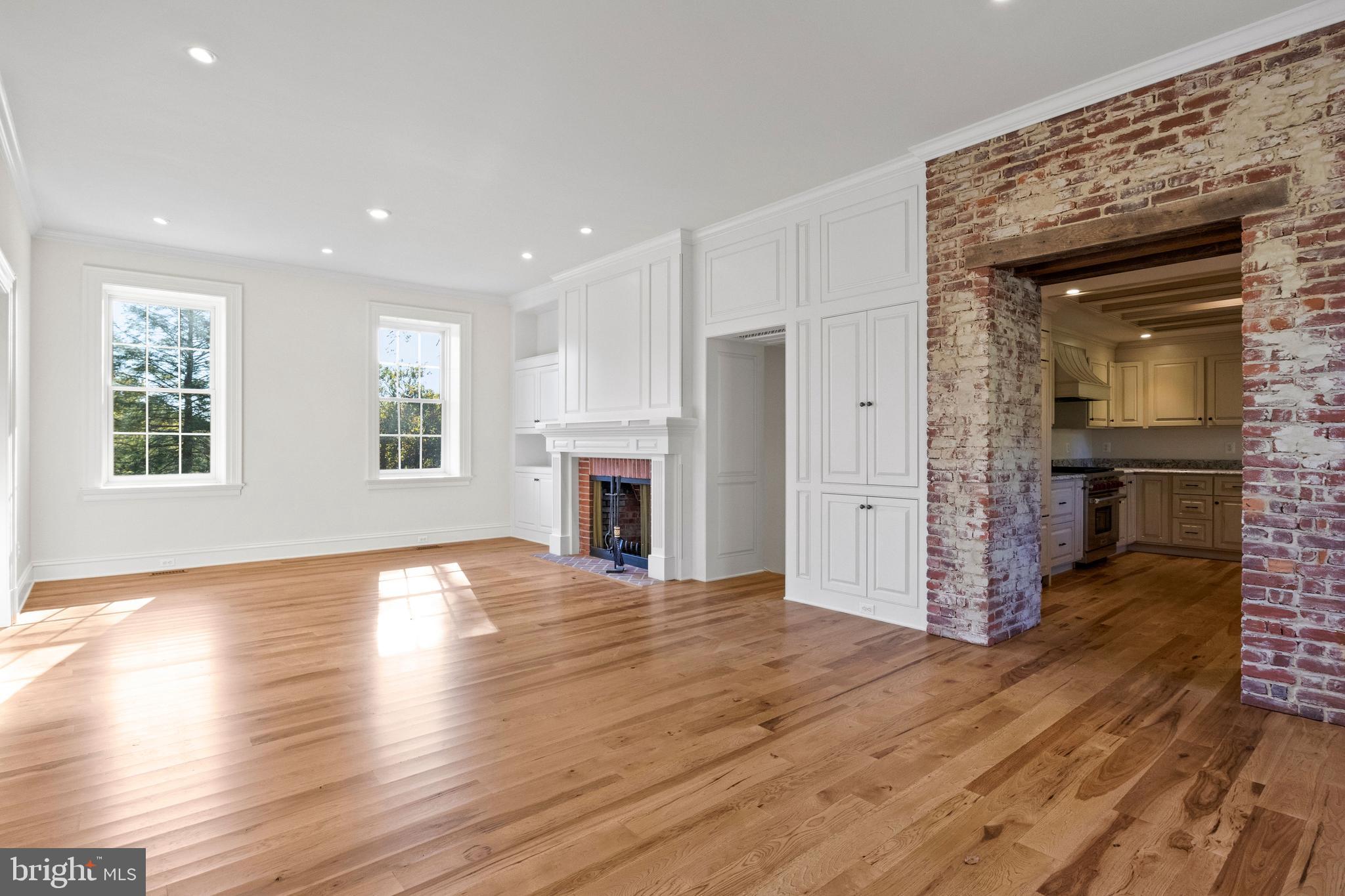 MY LADY'S MANOR - Residential Lease