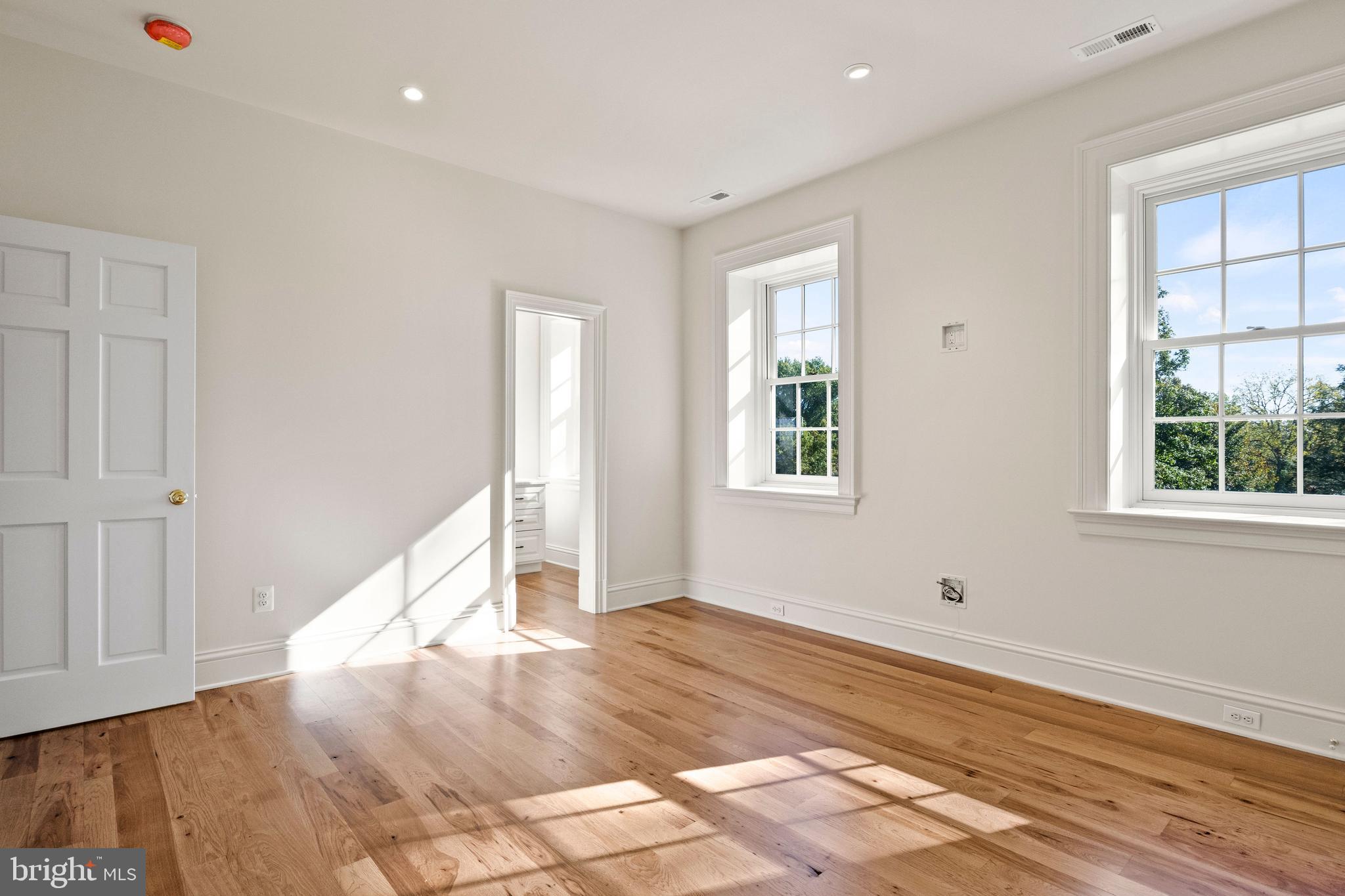 MY LADY'S MANOR - Residential Lease