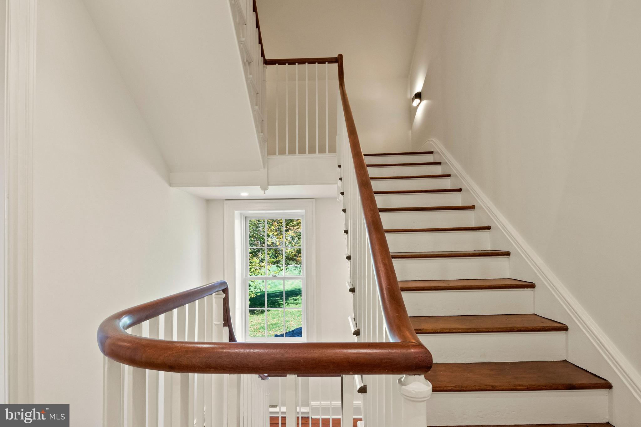 MY LADY'S MANOR - Residential Lease