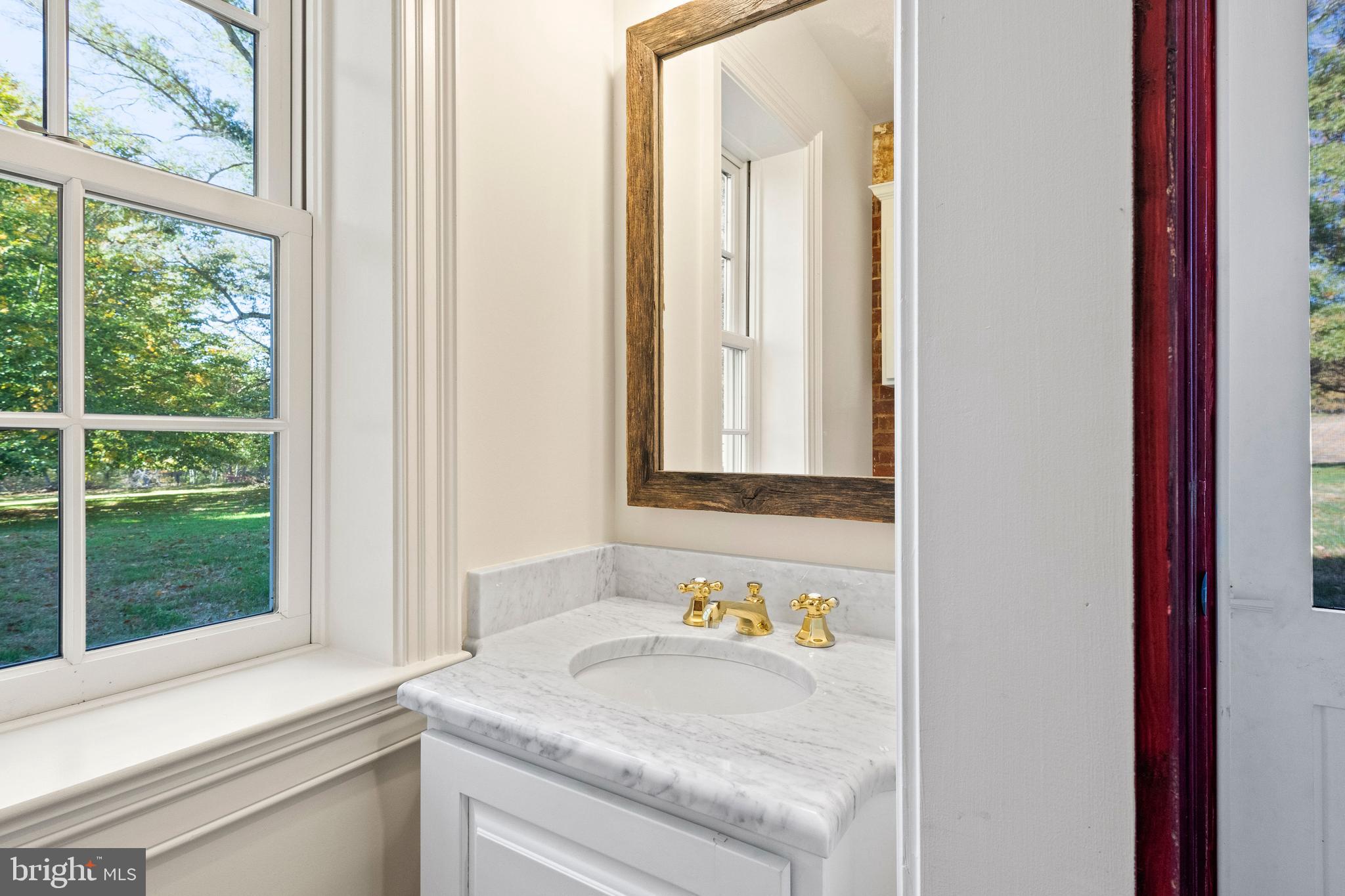 MY LADY'S MANOR - Residential Lease