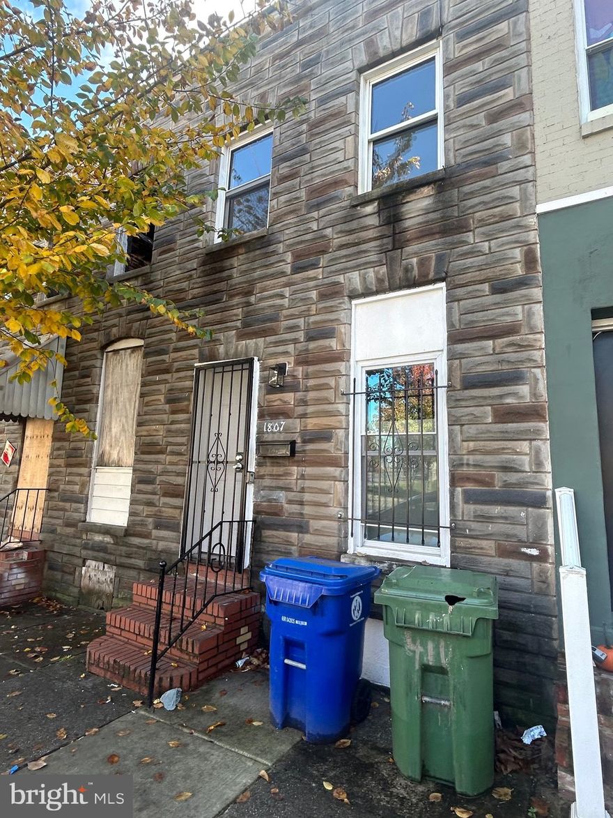 Welcome to 1807 Ramsay St. 

This completely renovated 2 bedroom, 1 bathroom property is available now! Home features fresh paint, new flooring, an updated kitchen, an updated bathroom, and an in unit washer and dryer! 
Here are the rental requirements: 
✔️ Income must be 3x the monthly rent 
✔️ Vouchers are welcome 
✔️ No recent eviction history/failure to pay history (no minimum credit score required) 
✔️ $50 application fee per adult 
✔️ Security deposit due within 48 hours of accepted application 

Connect with us to make this property your new home!