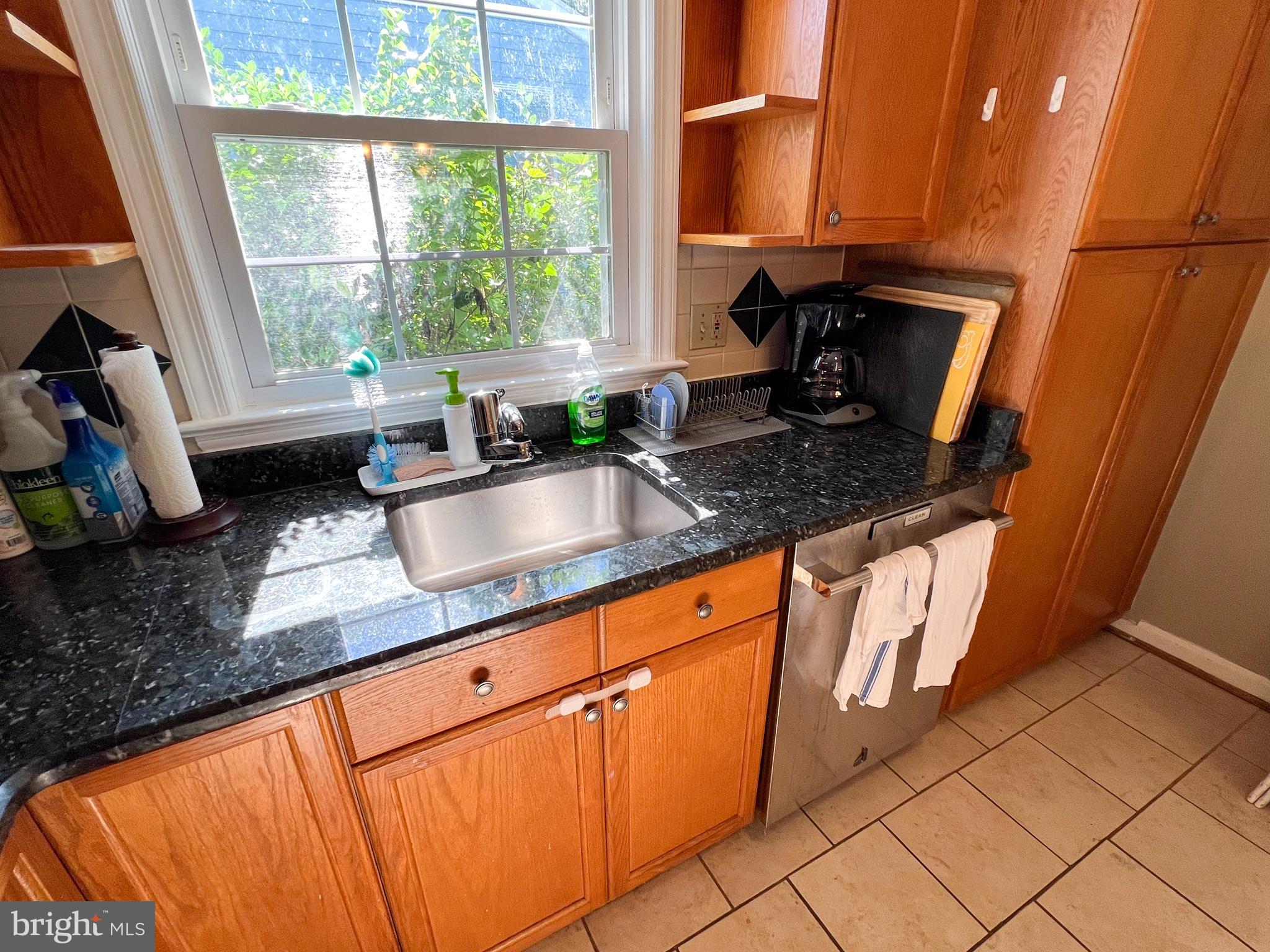 BURGUNDY ESTATES - Residential Lease