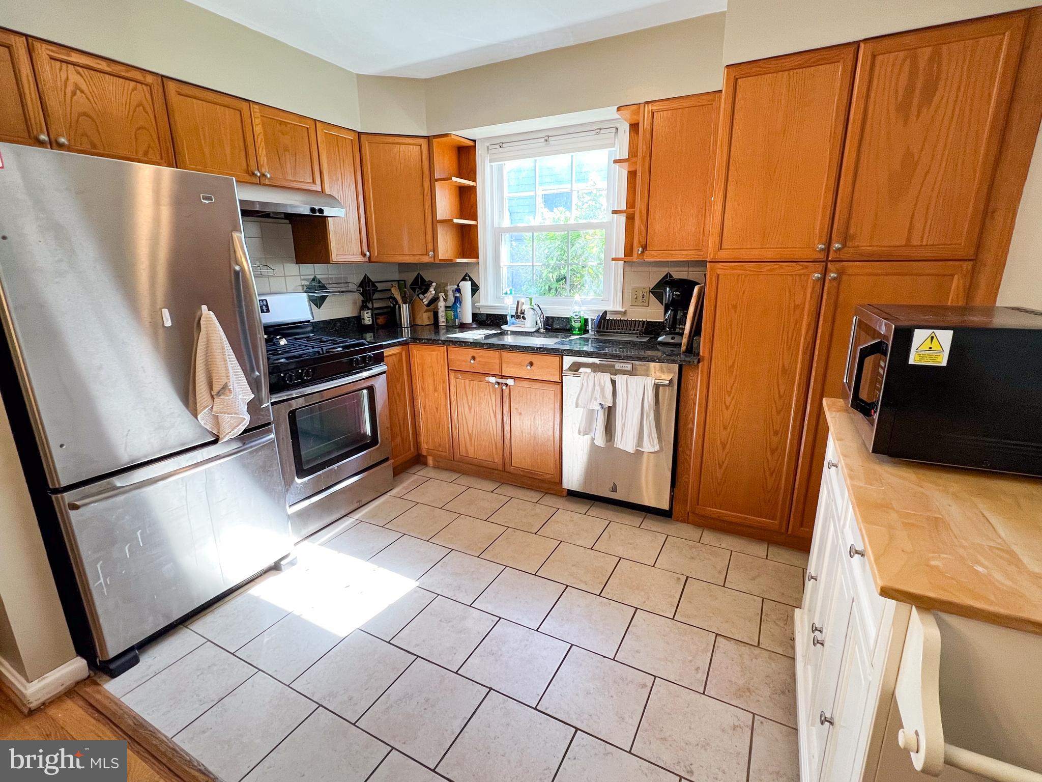 BURGUNDY ESTATES - Residential Lease