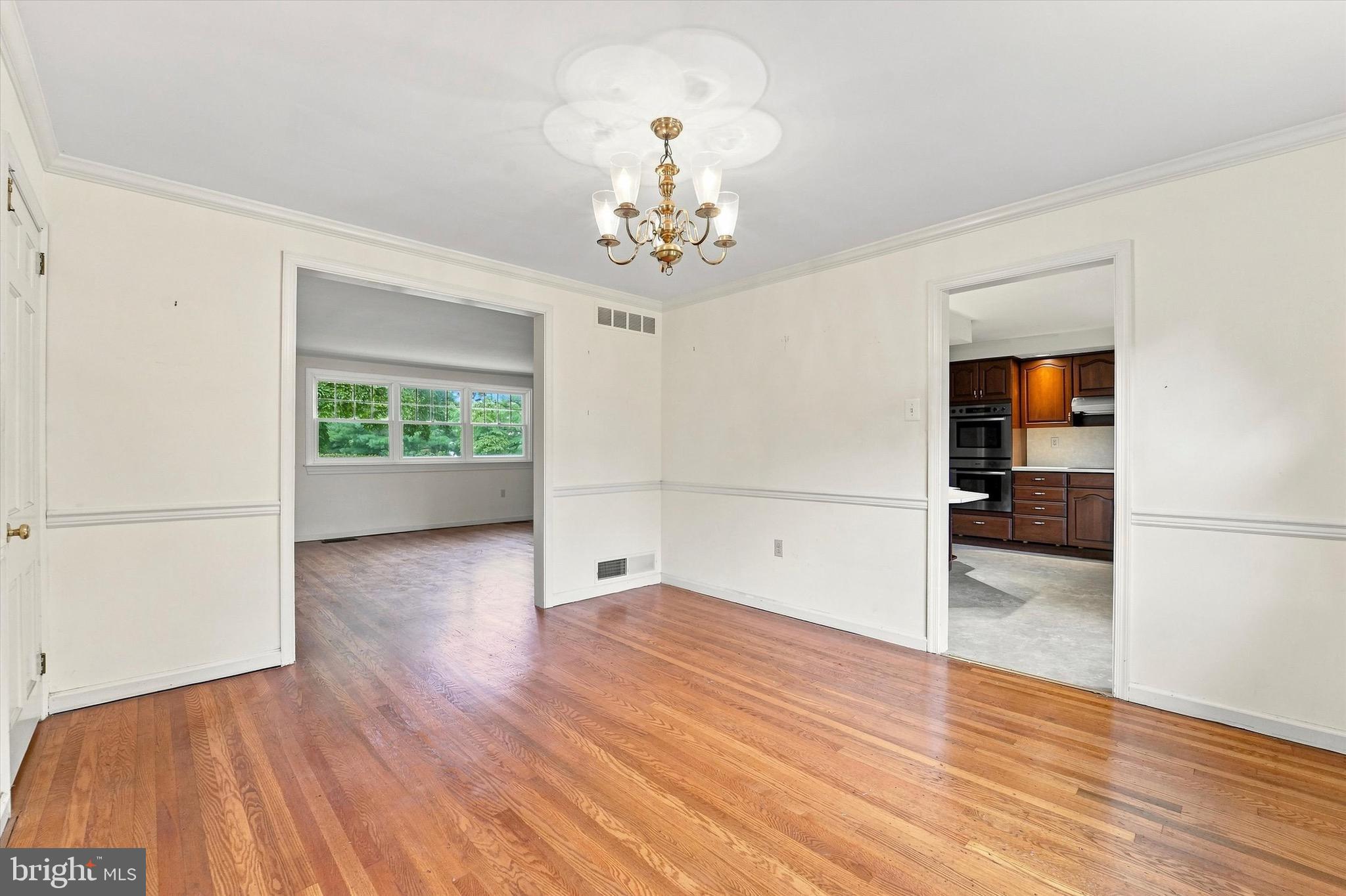 337 KENILWORTH LANE