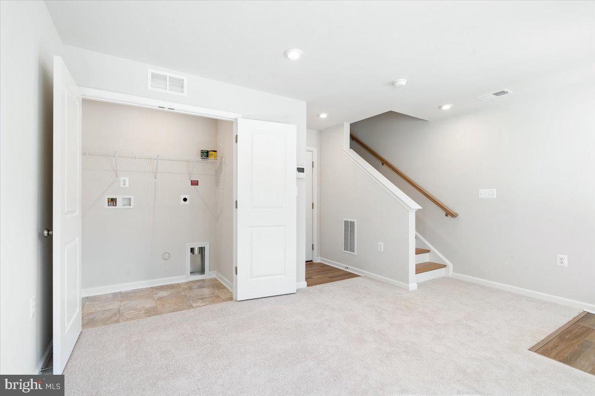 PRESIDENTS POINTE - Residential Lease