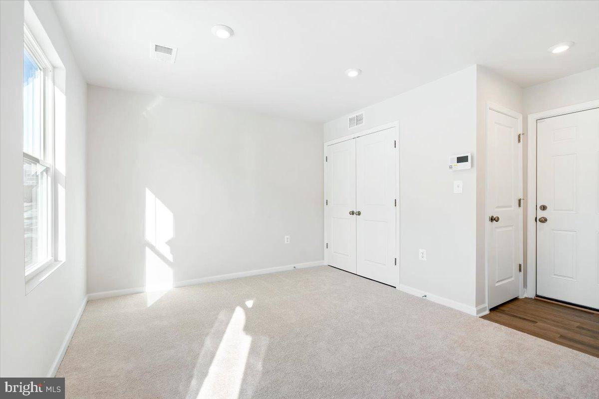 PRESIDENTS POINTE - Residential Lease