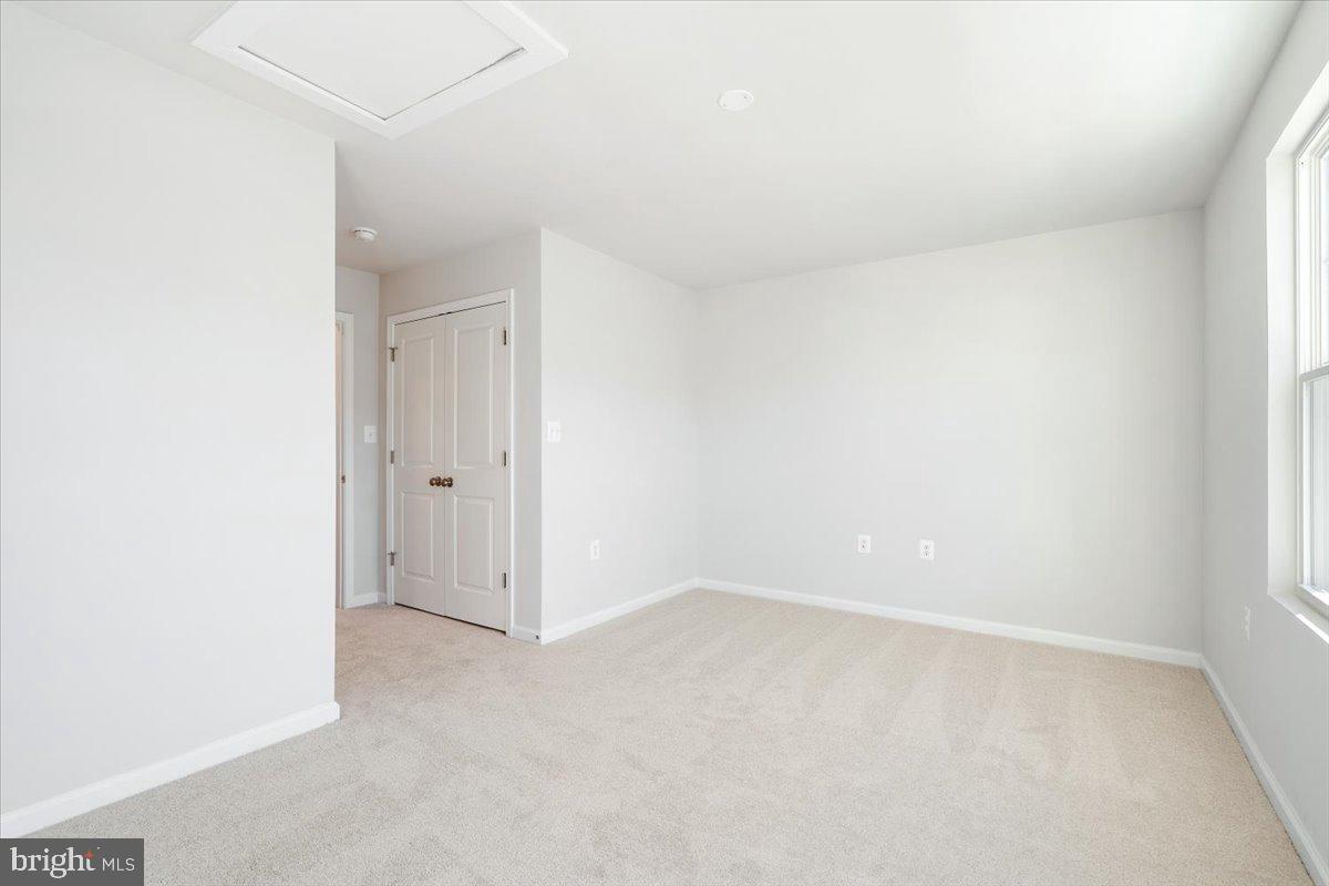 PRESIDENTS POINTE - Residential Lease