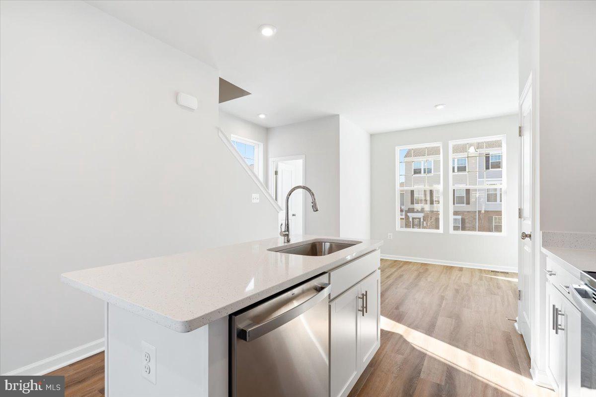 PRESIDENTS POINTE - Residential Lease