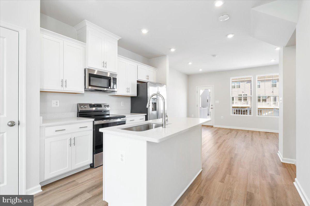 PRESIDENTS POINTE - Residential Lease