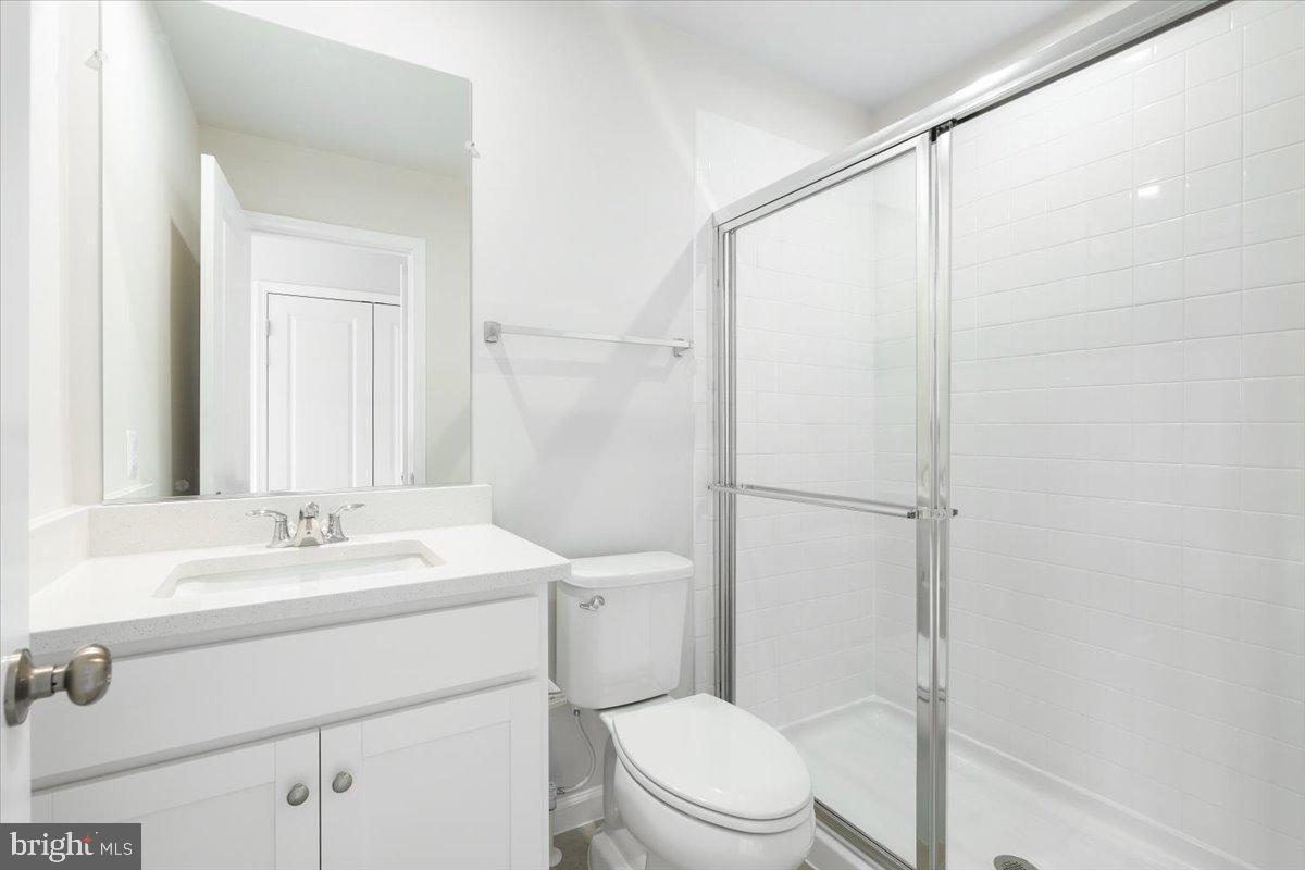 PRESIDENTS POINTE - Residential Lease