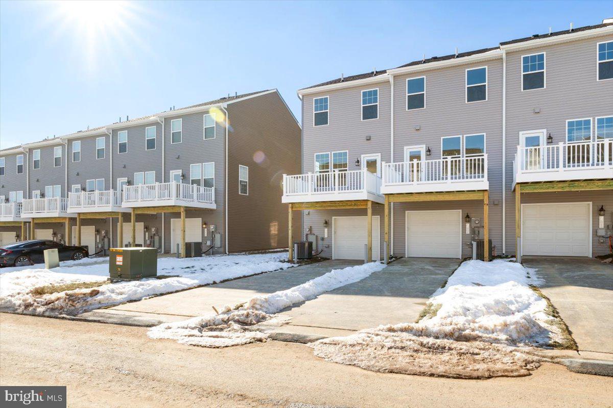 PRESIDENTS POINTE - Residential Lease