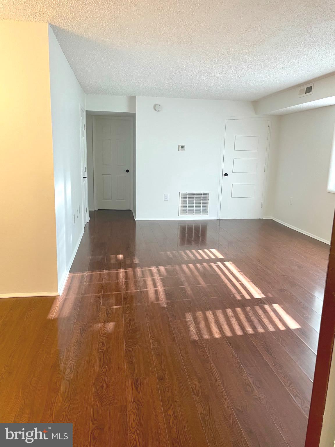 SWANN HILL CONDOMINIUMS - Residential