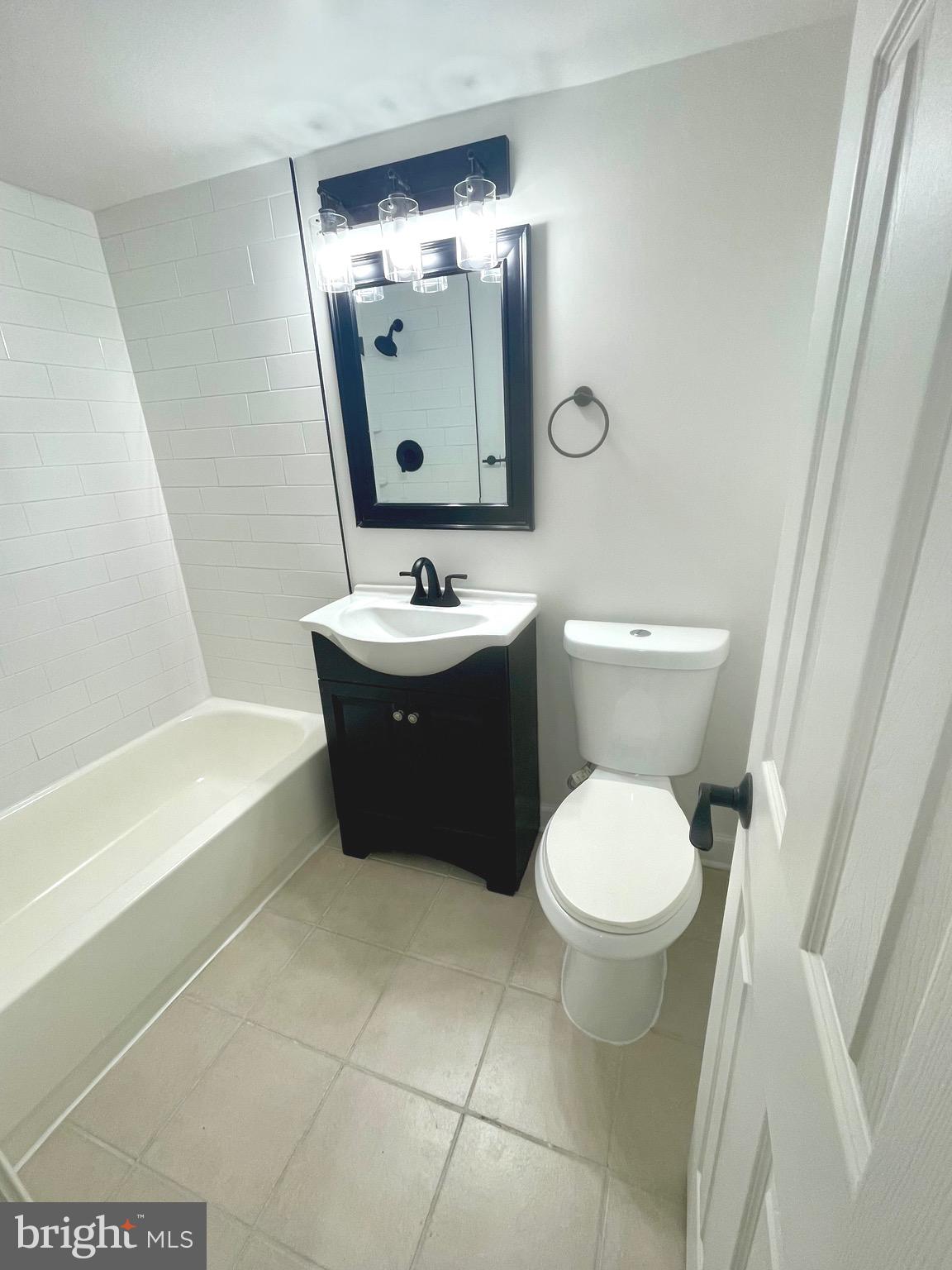 SWANN HILL CONDOMINIUMS - Residential