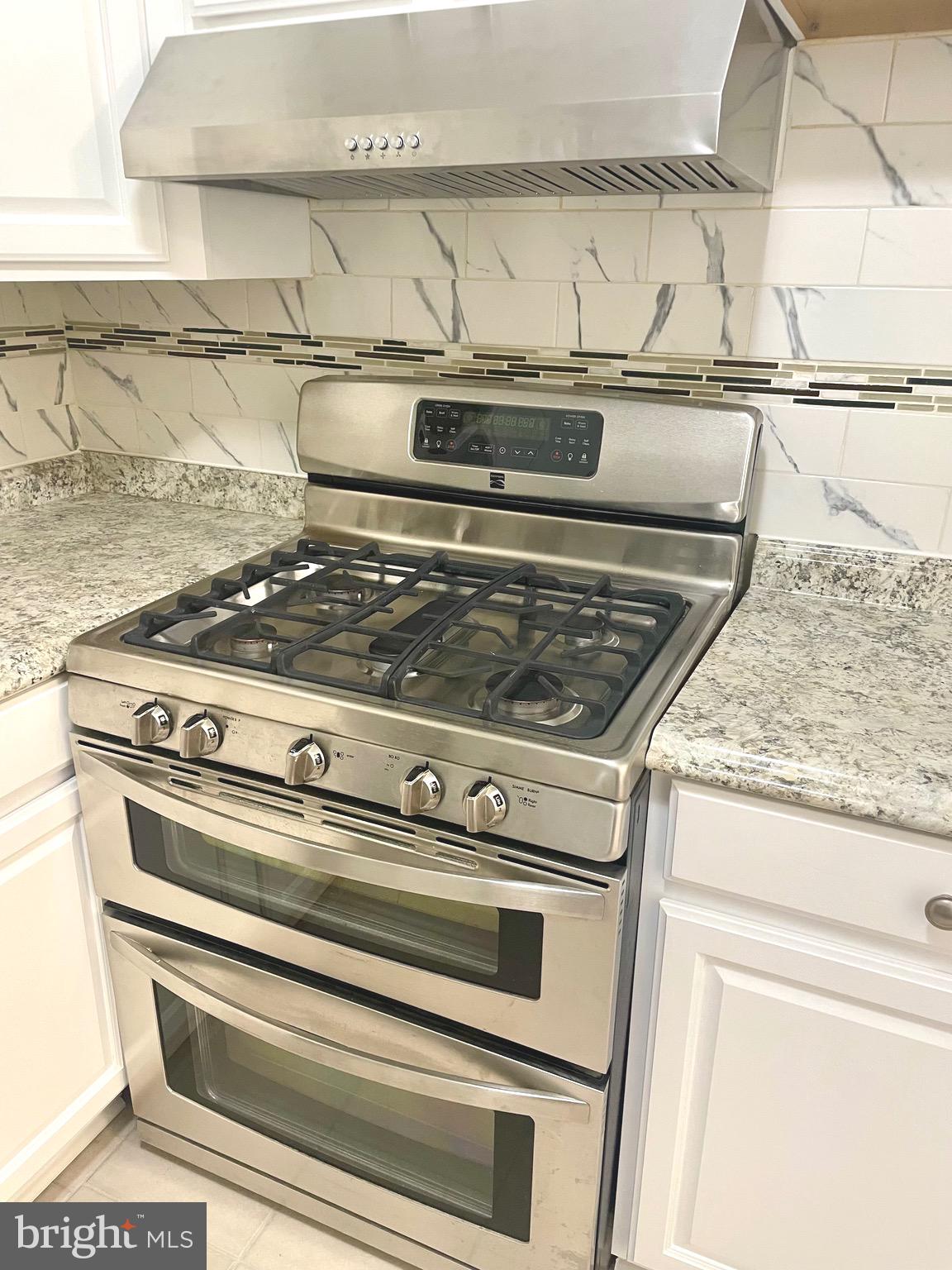 SWANN HILL CONDOMINIUMS - Residential