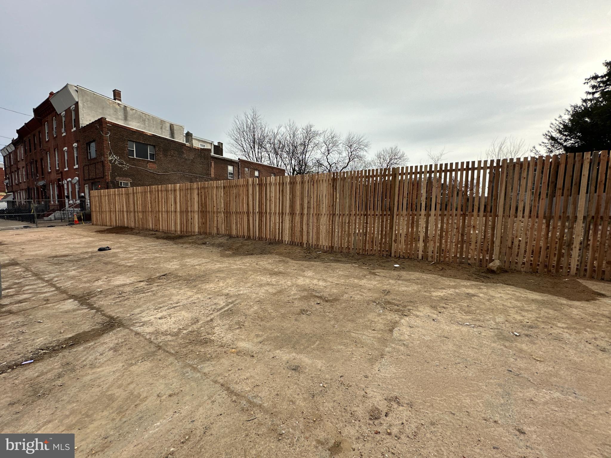 KENSINGTON - Commercial Sale