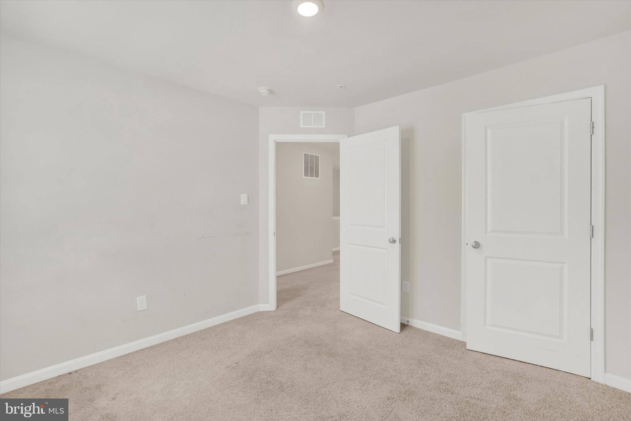 LOCUST RUN - Residential