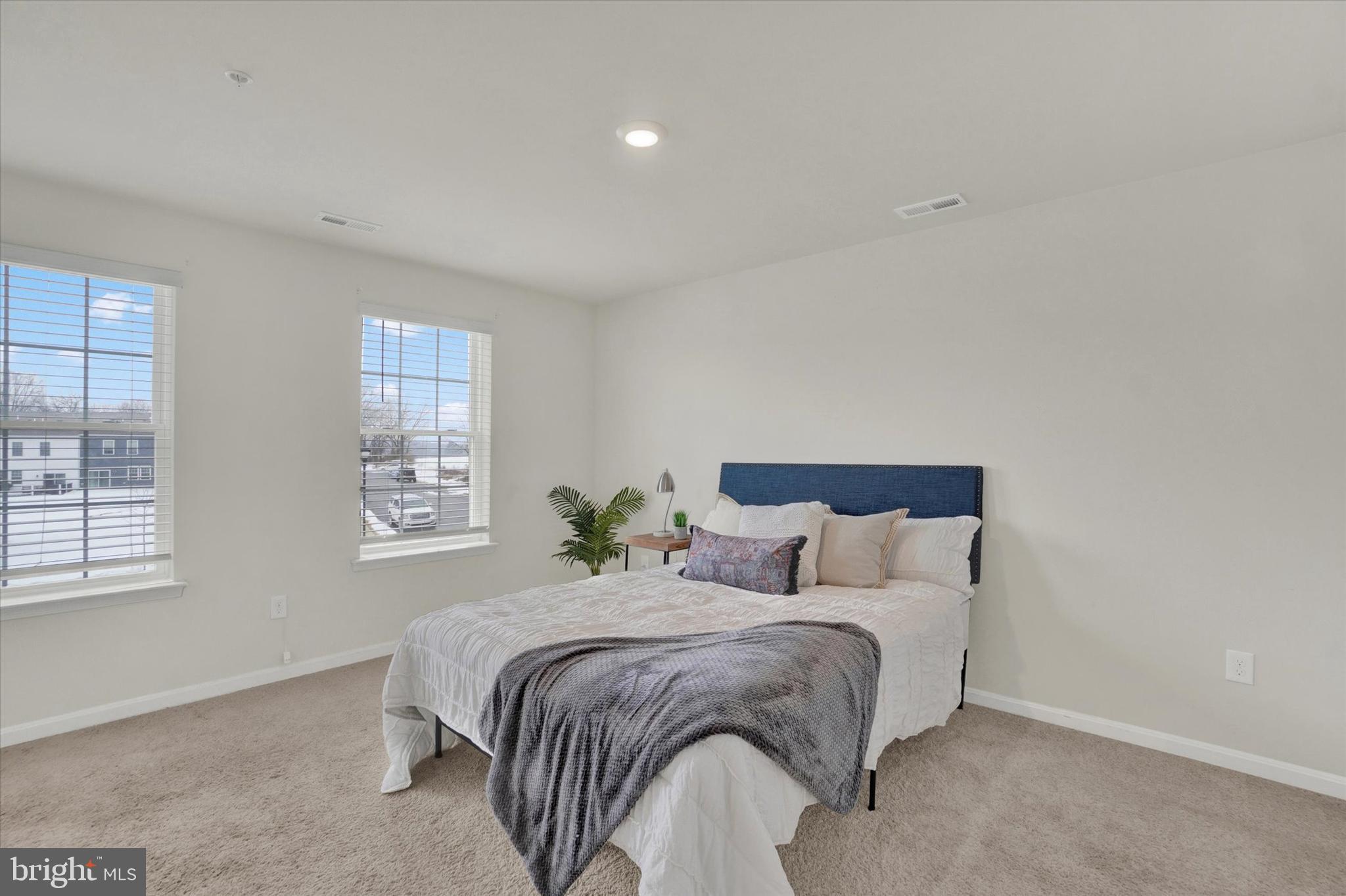 LOCUST RUN - Residential