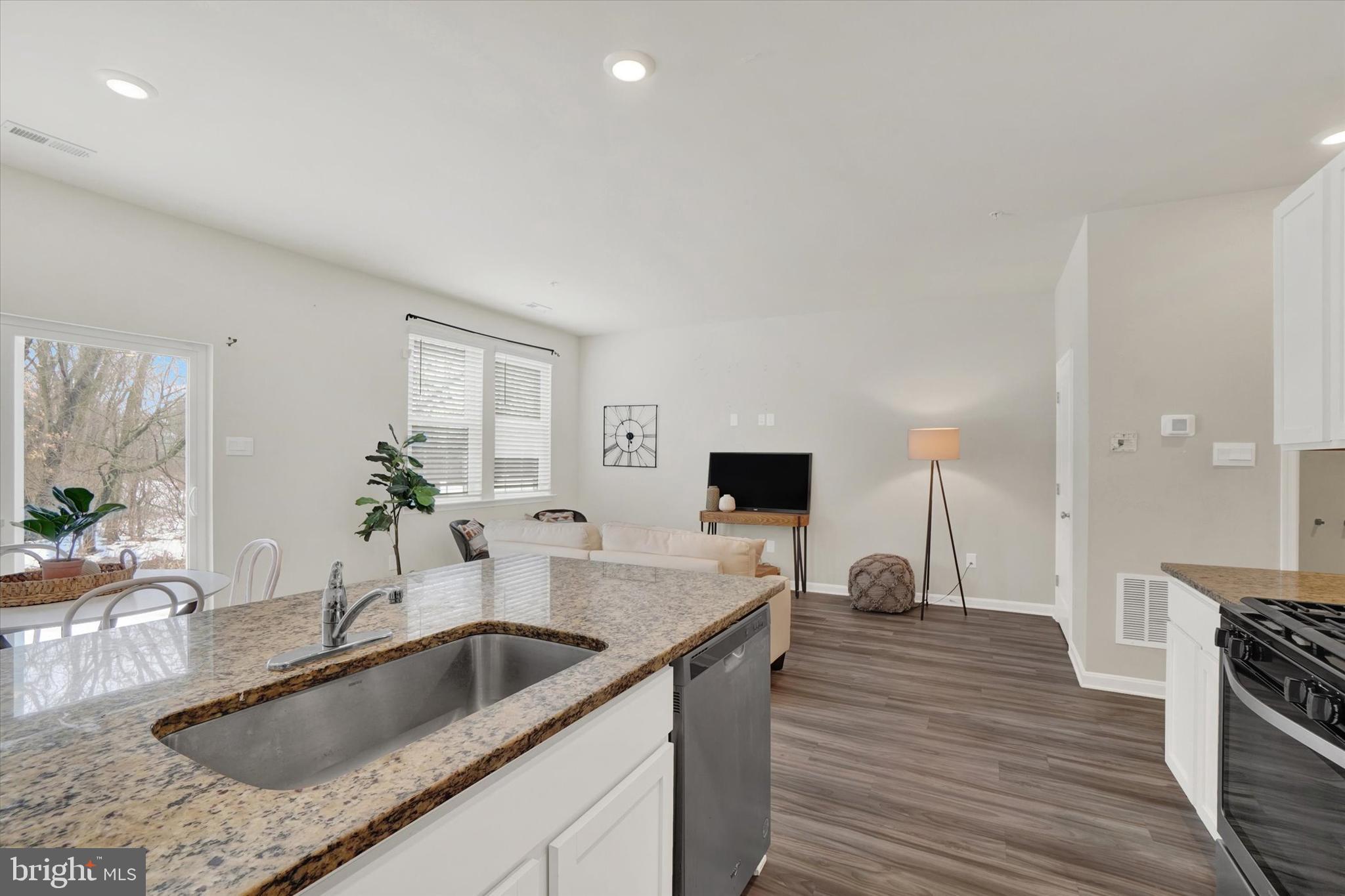 635 LOCUST RUN DRIVE