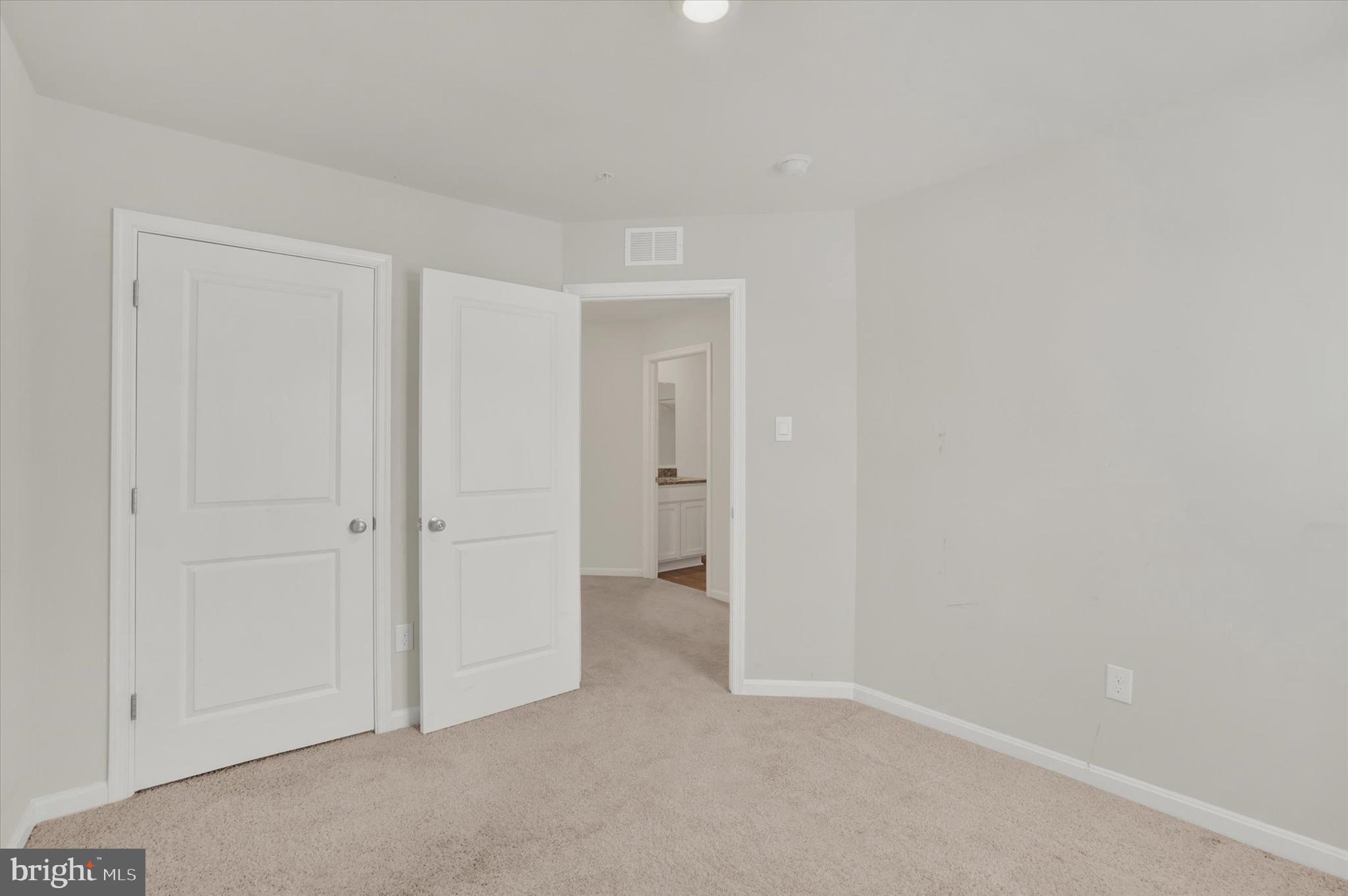 LOCUST RUN - Residential