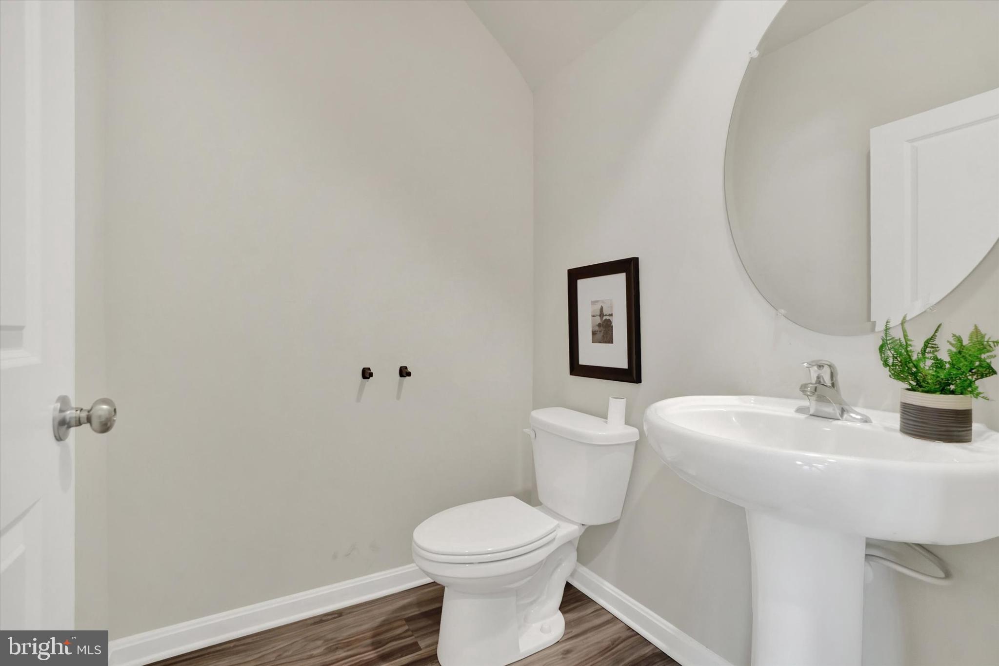 LOCUST RUN - Residential