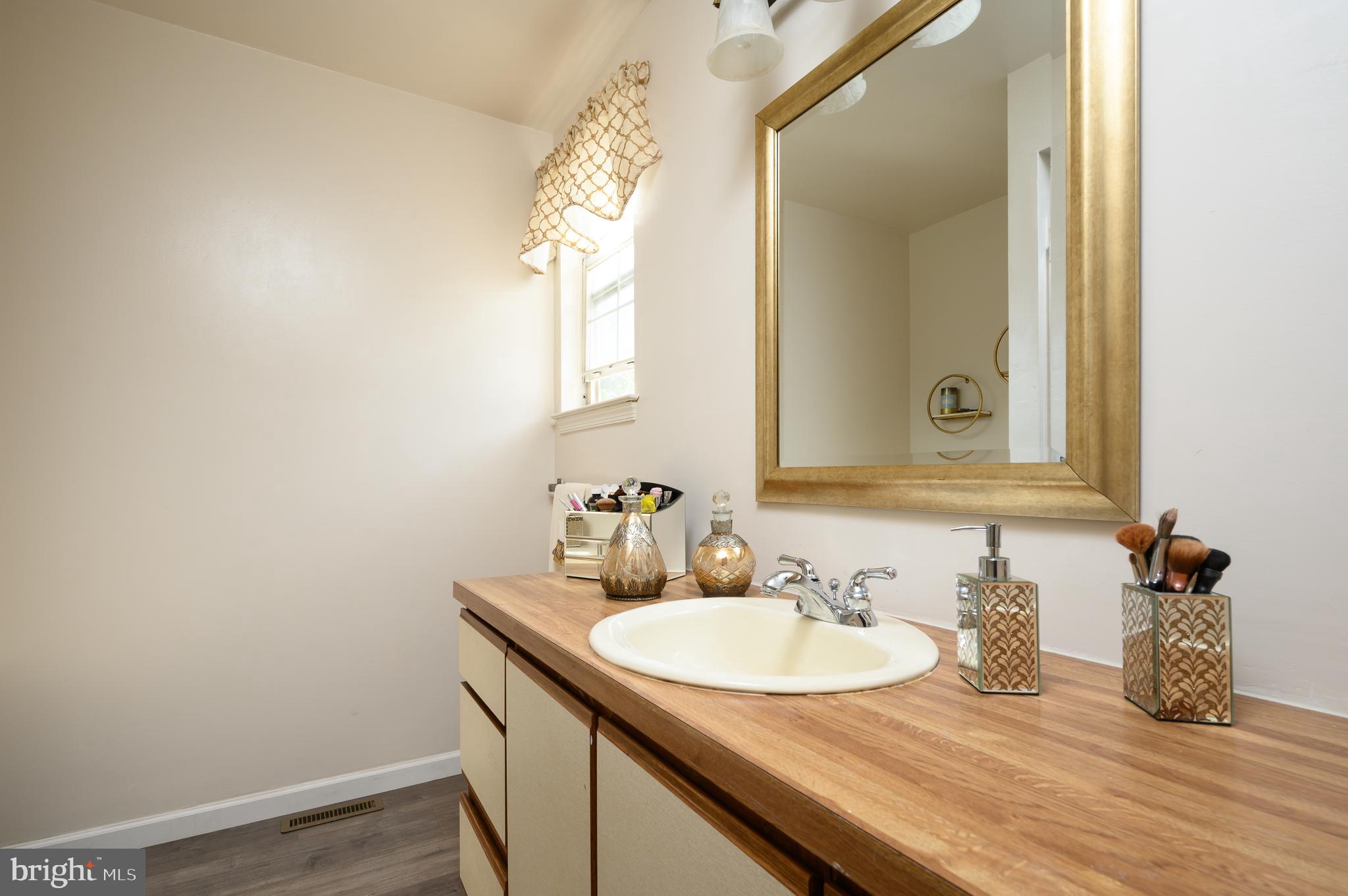 100 ACRE WOODS - Residential