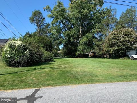 Photo of 2024 Meadow Ridge Drive, LANCASTER, PA 17601 (MLS # PALA2078746)