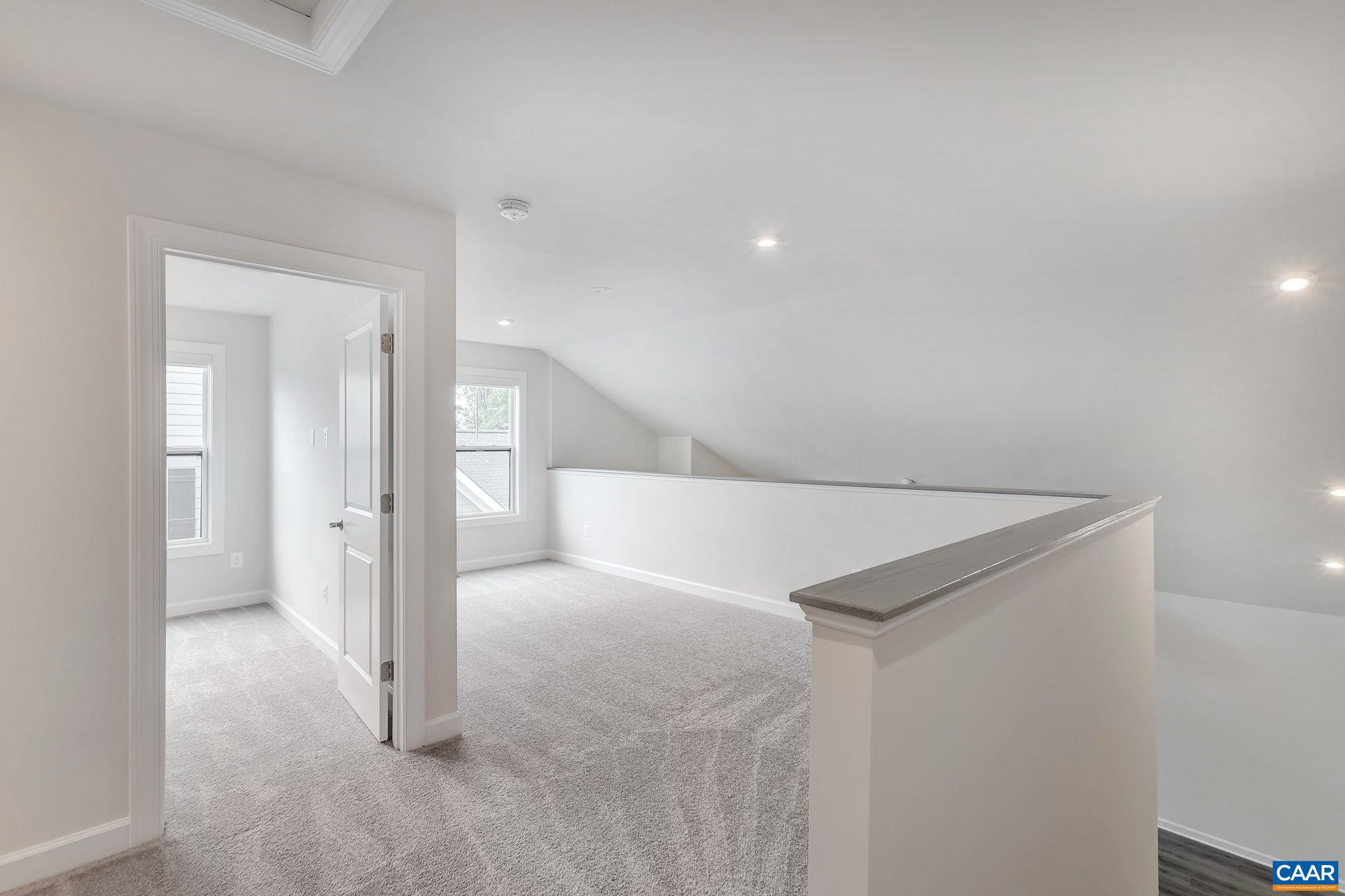 MEADOW BROOK - Residential