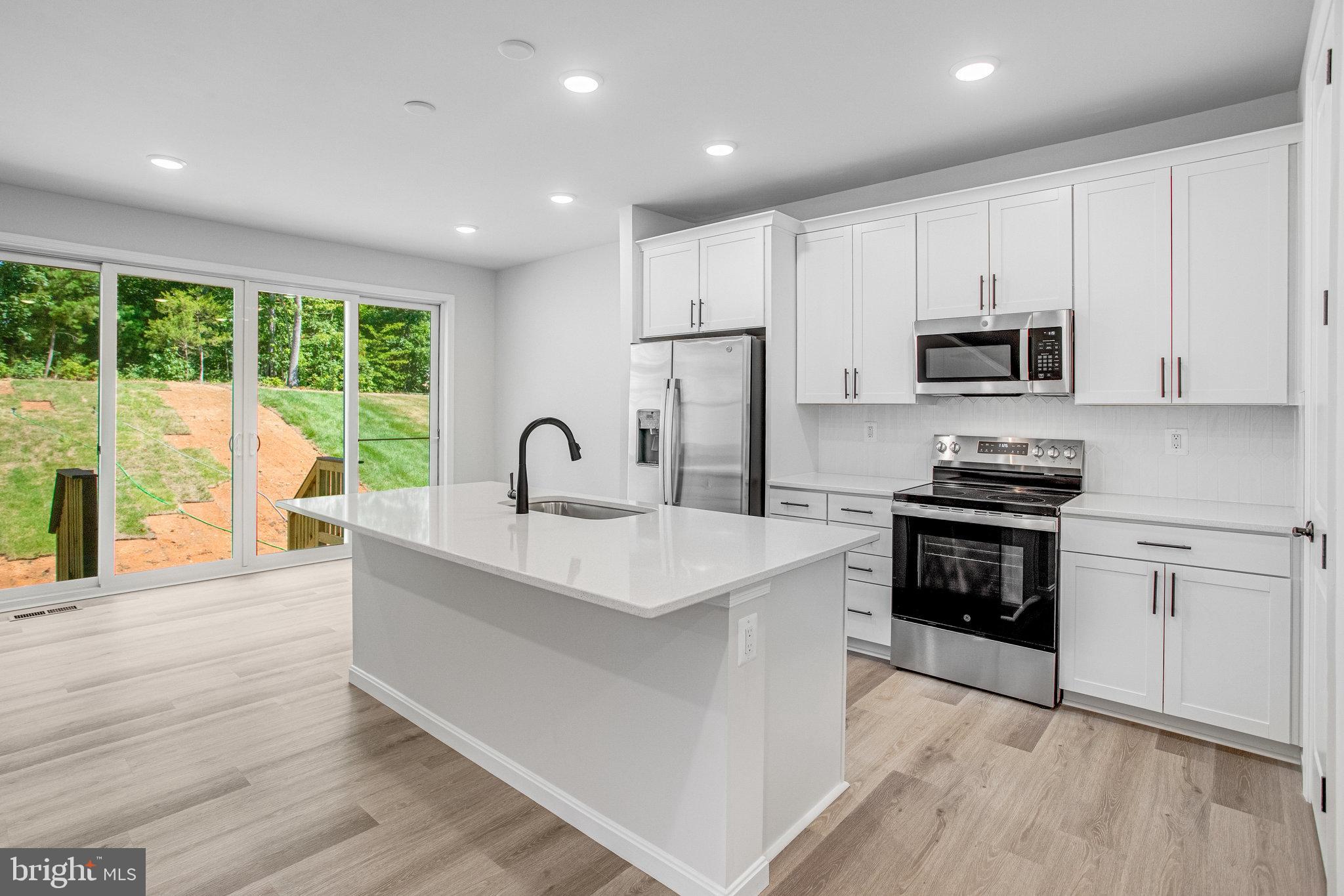 WILDERNESS SHORES - Residential