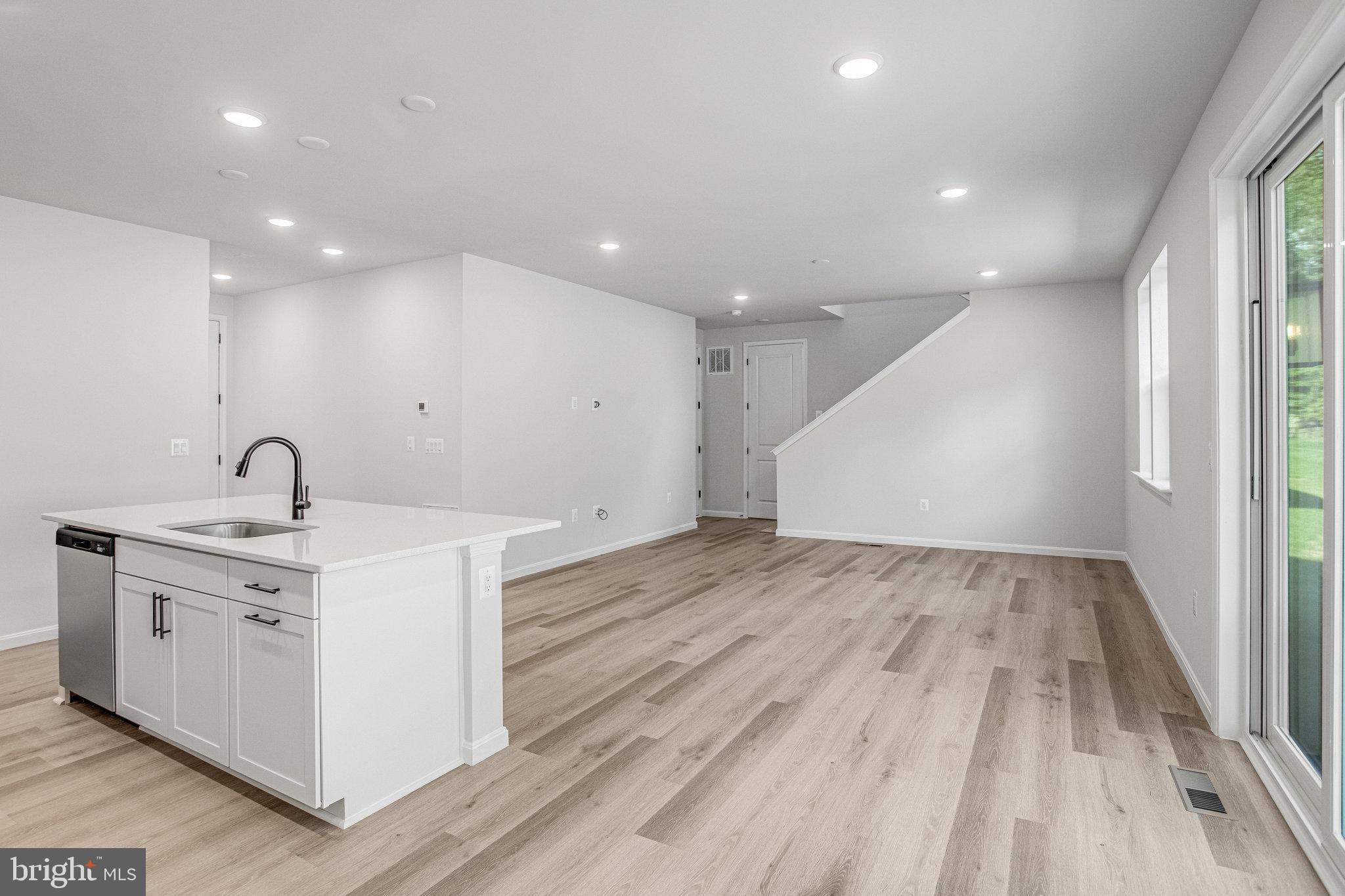 WILDERNESS SHORES - Residential