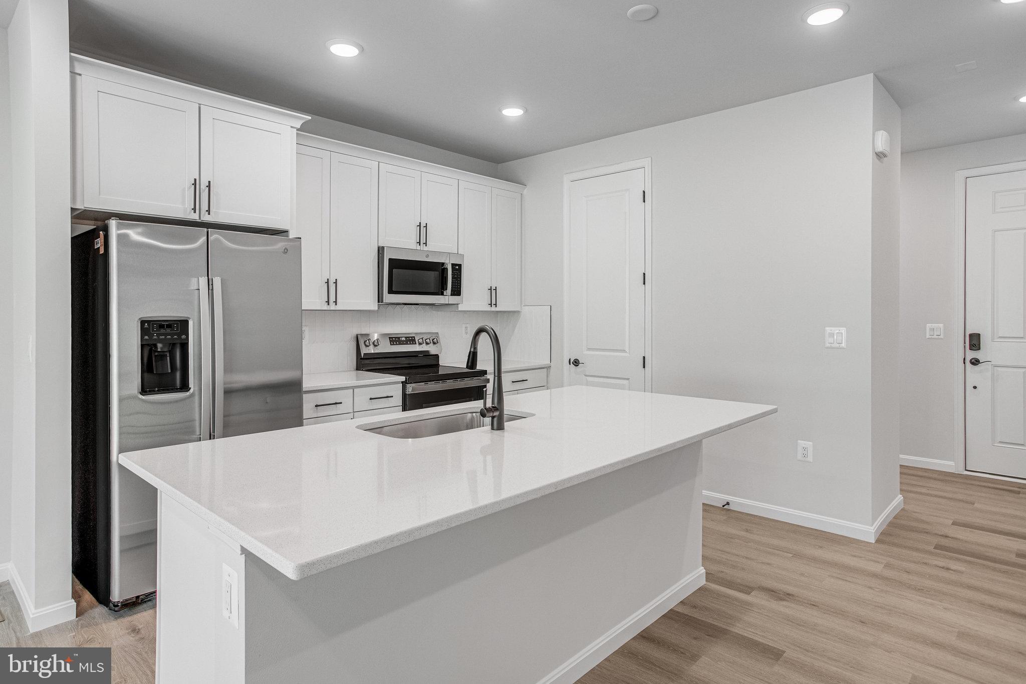 WILDERNESS SHORES - Residential