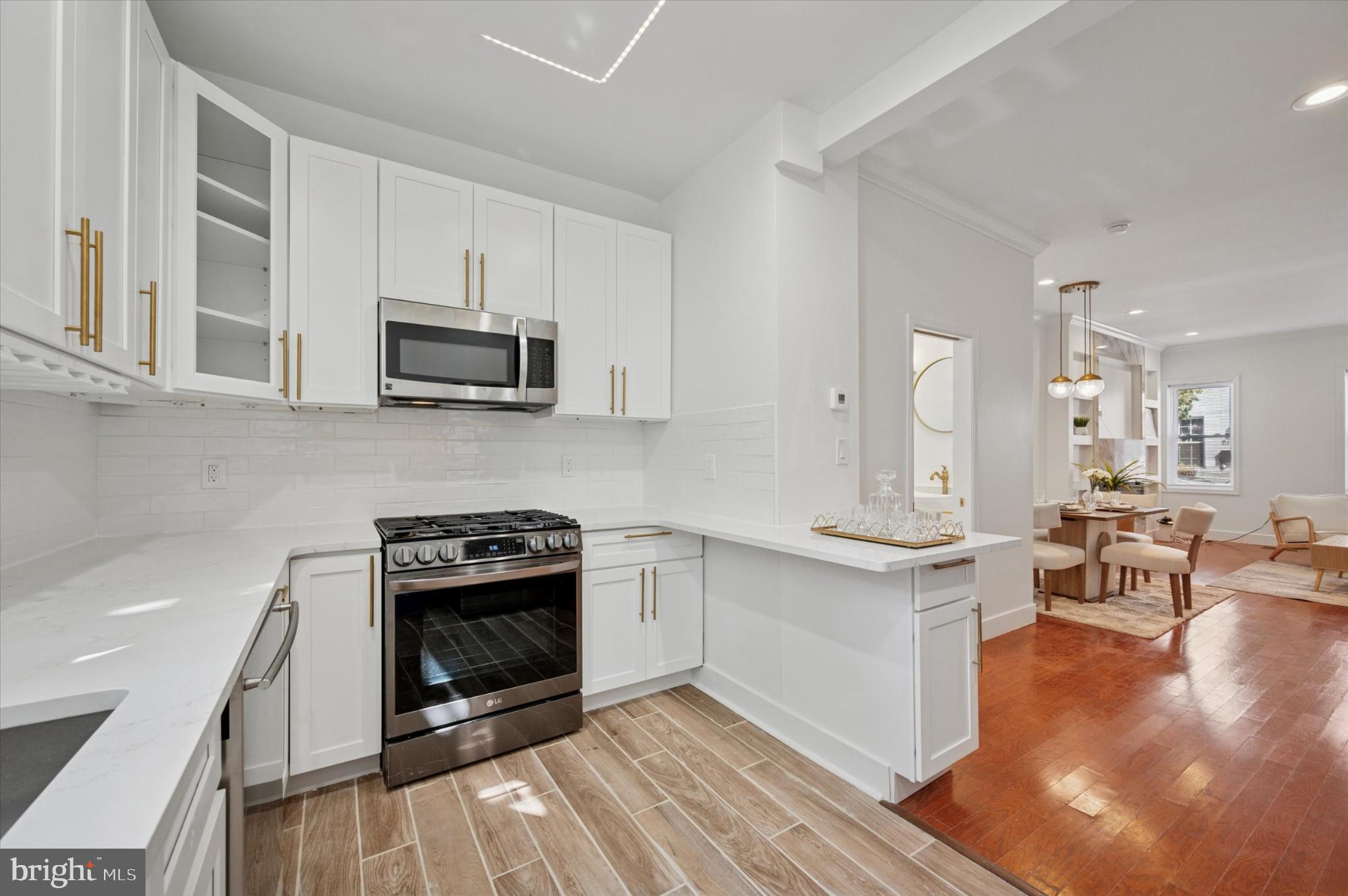 POINT BREEZE - Residential