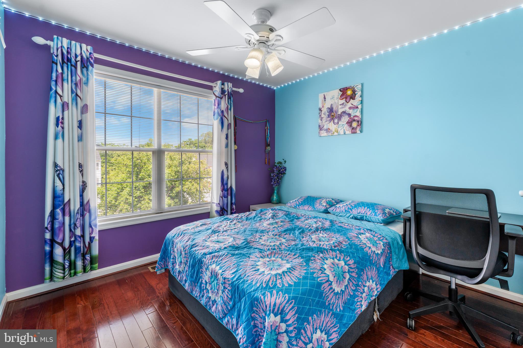 EMERALD KNOLLS - Residential