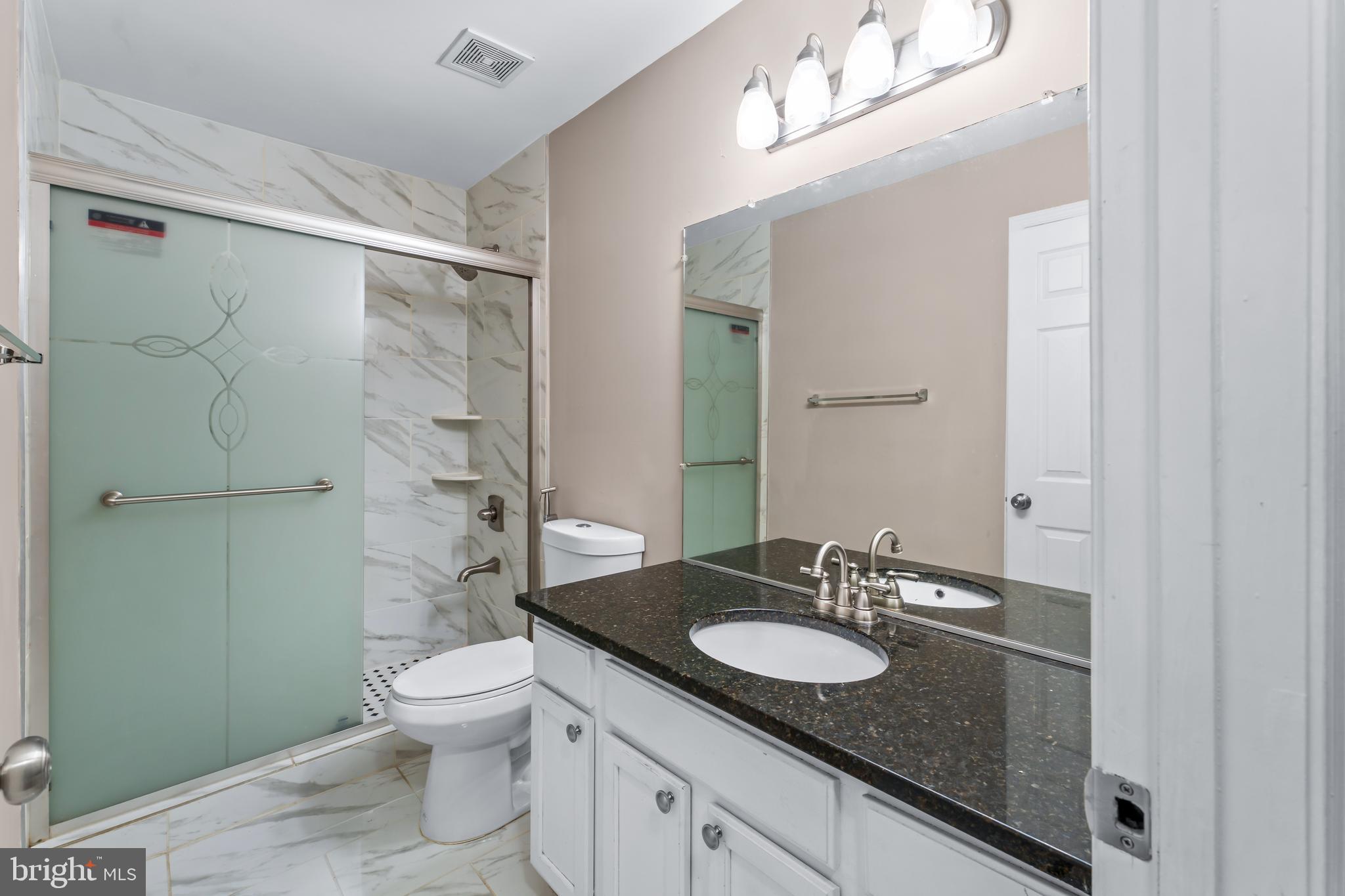 EMERALD KNOLLS - Residential